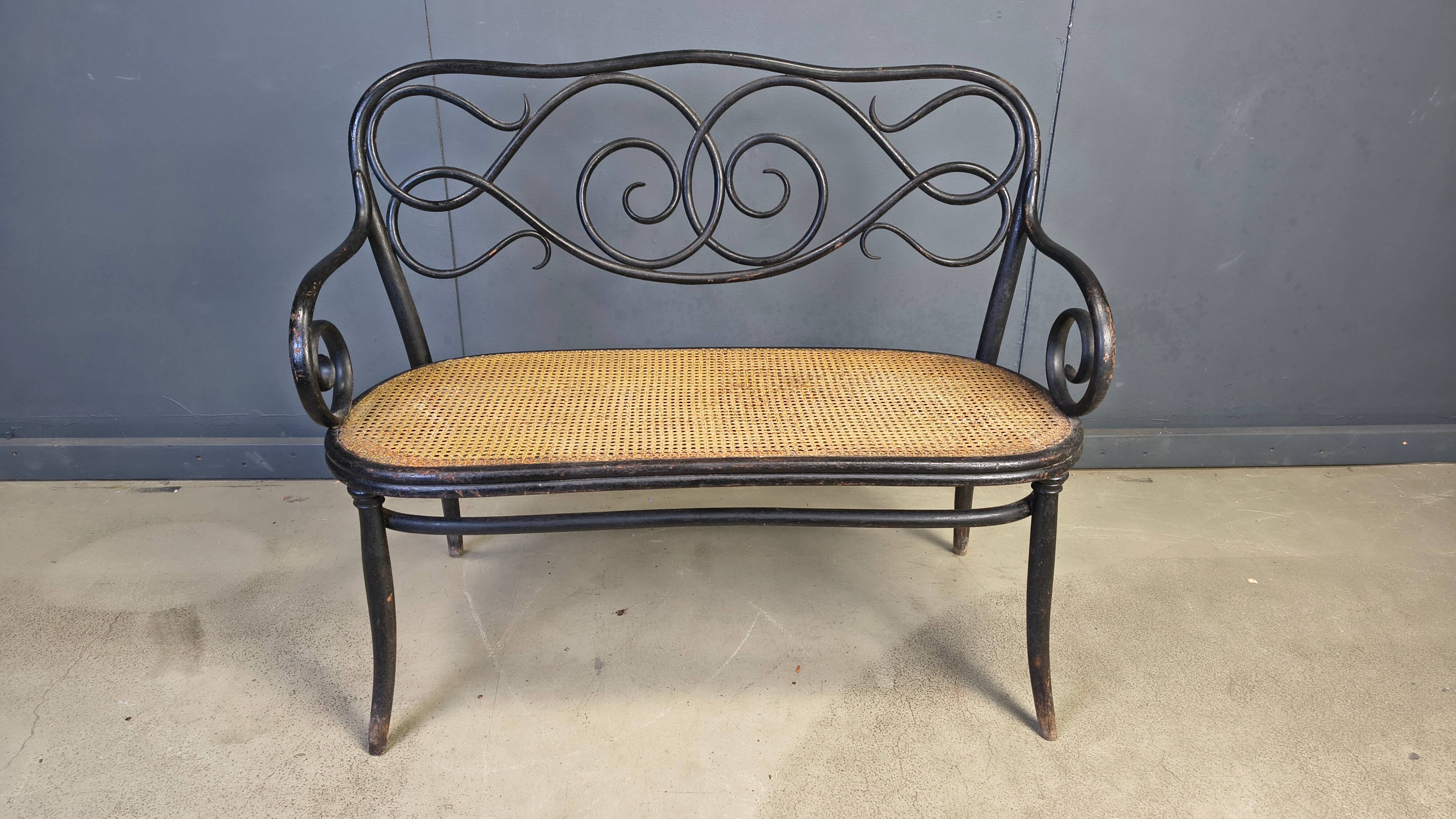 Art nouveau settee no. 2 in bent wood and cane by Thonet Brothers, Austria 1900s