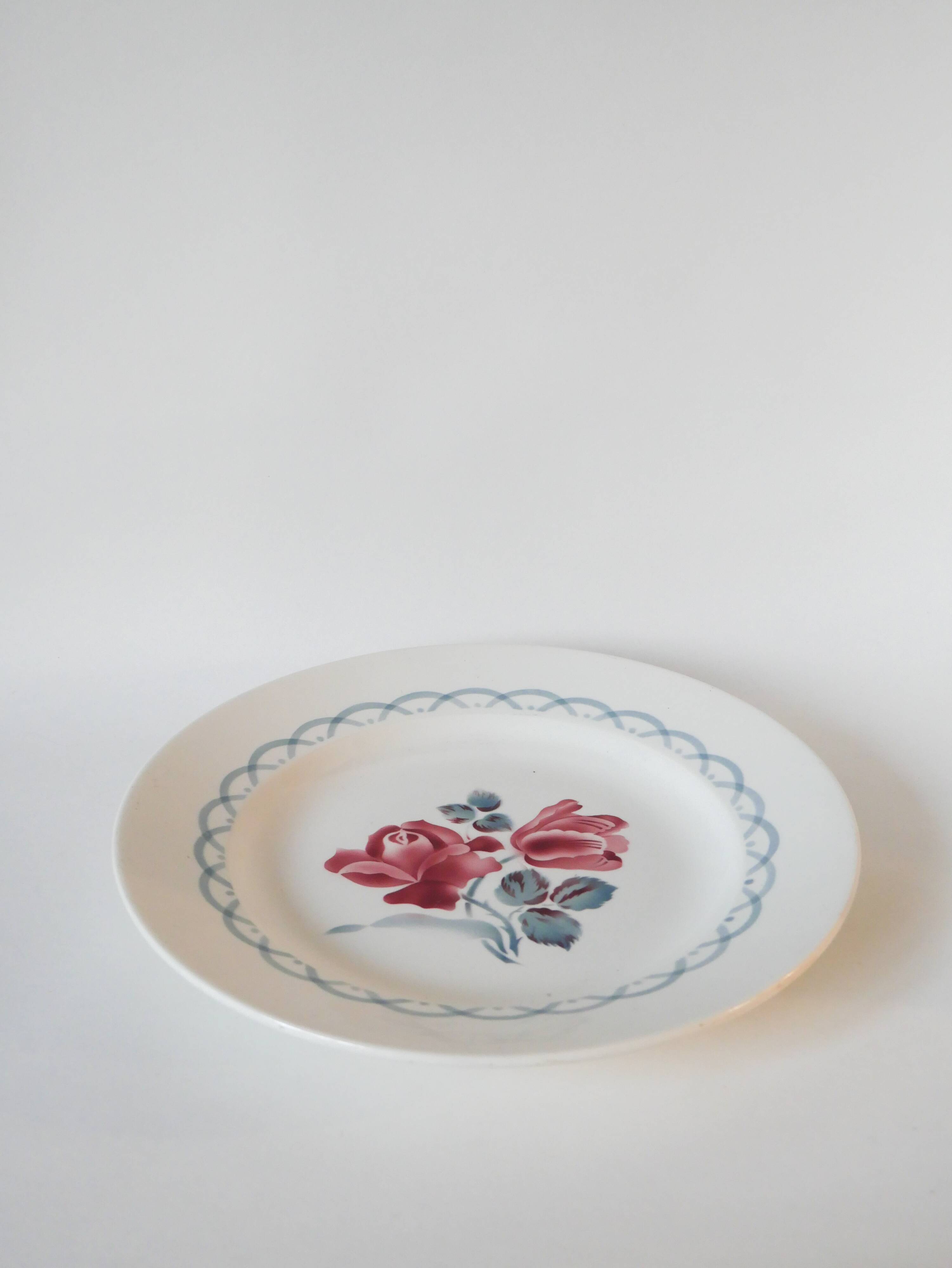 Large Digoin Sarreguemines dish, Cannes model, 1950
