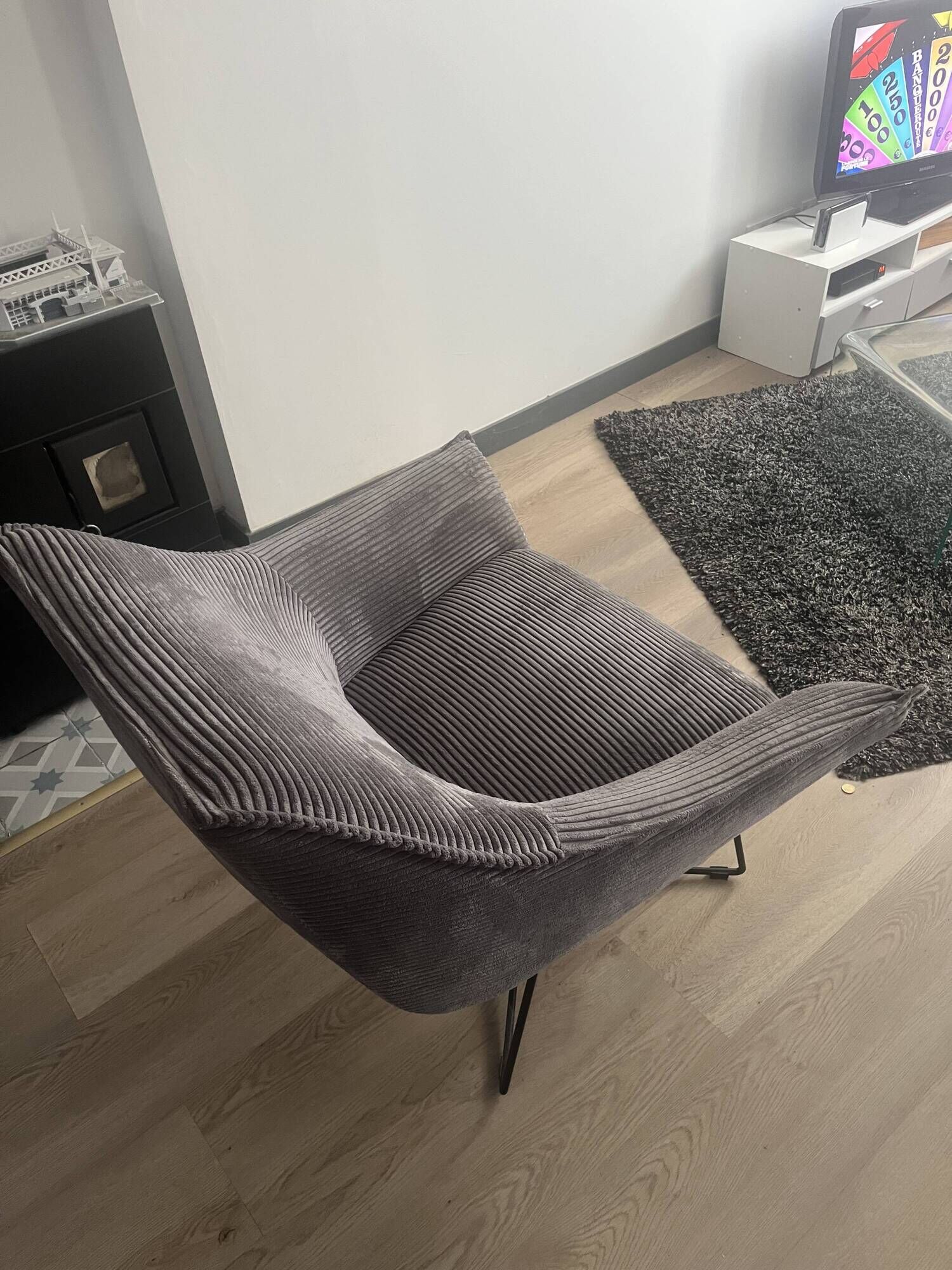 Velvet design armchair furminova