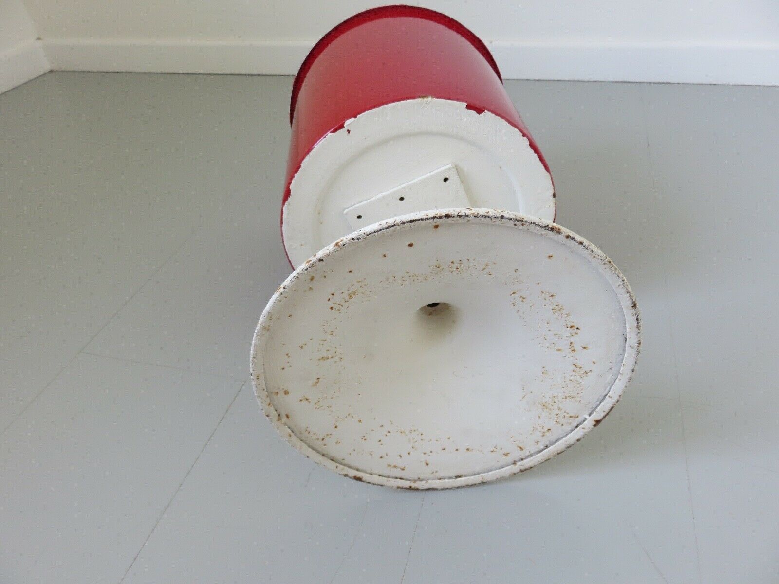 Enamelled tole paper basket, tulip foot 60 70