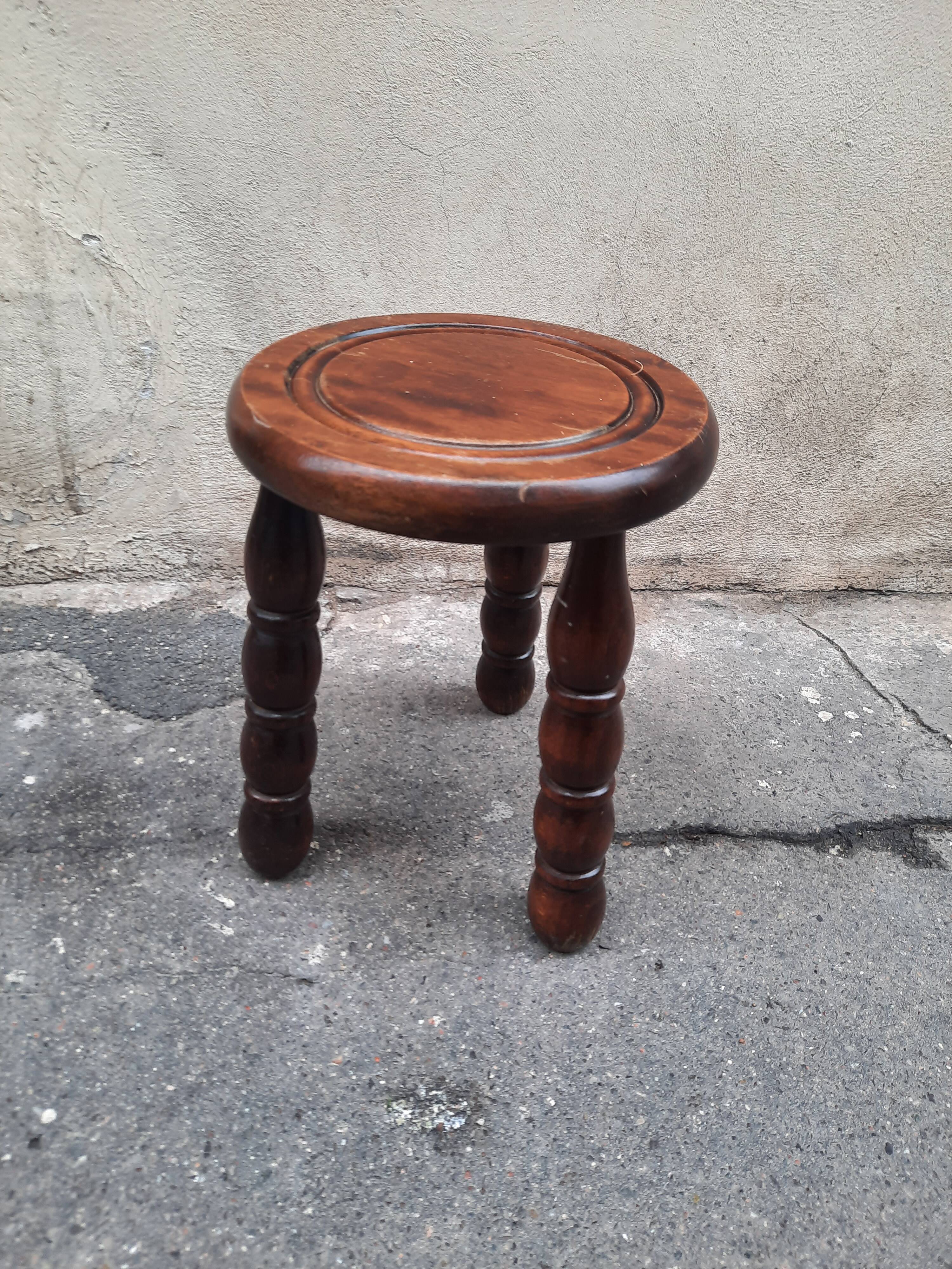 Tripod stool