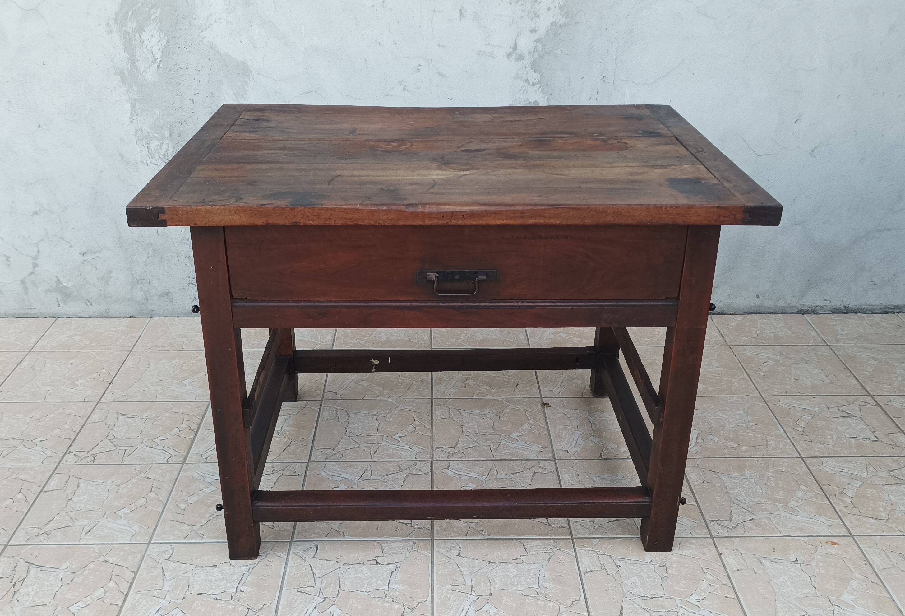 Old central island established trade furniture