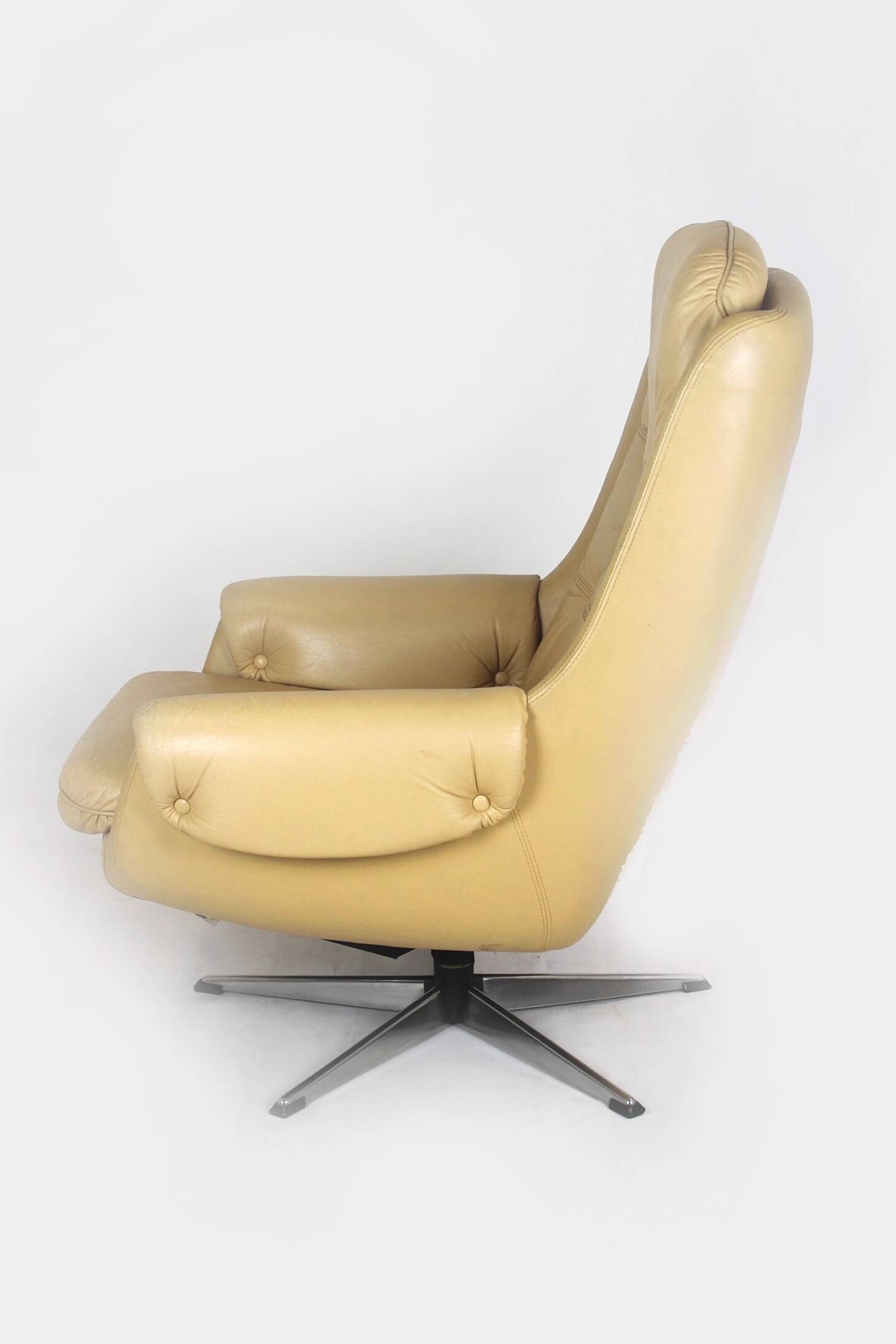 Vintage Finnish Leather Swivel Lounge Chair with Adjustable Recline, 1970s