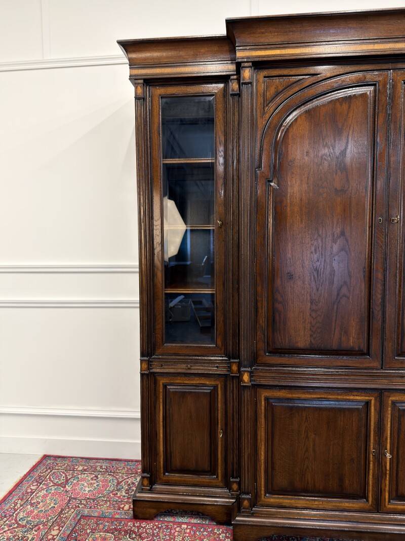 Classic English Royal Antique Collection Bookcase