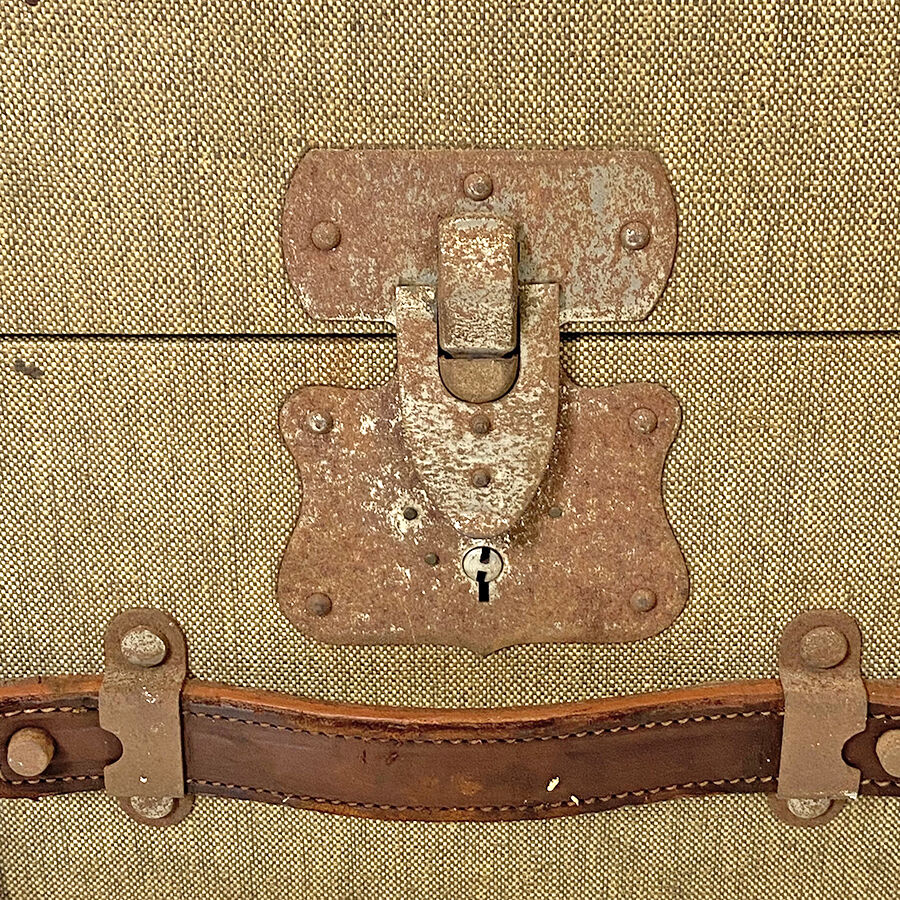 Travel trunk 30s