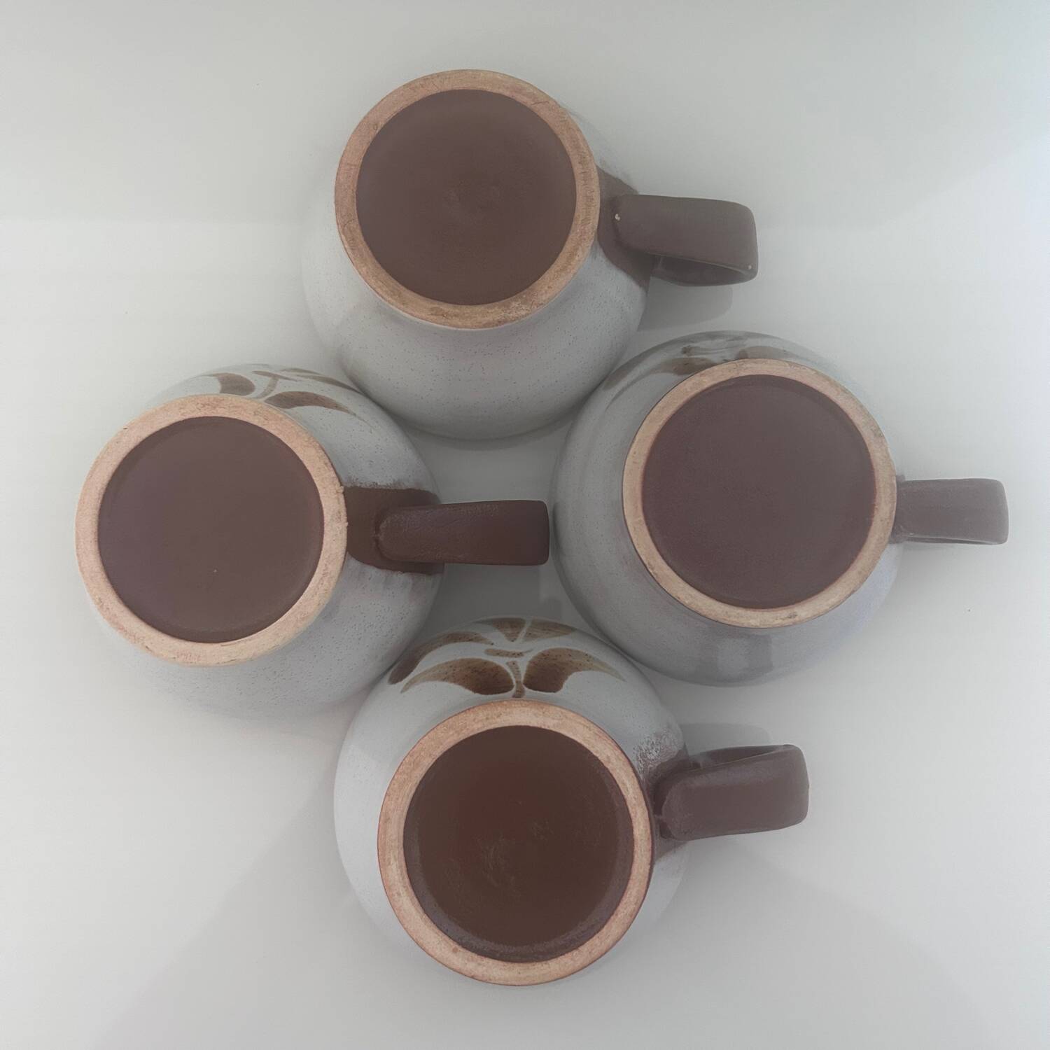 Set of 4 floral decorated bowls