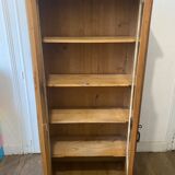 Small old Parisian showcase