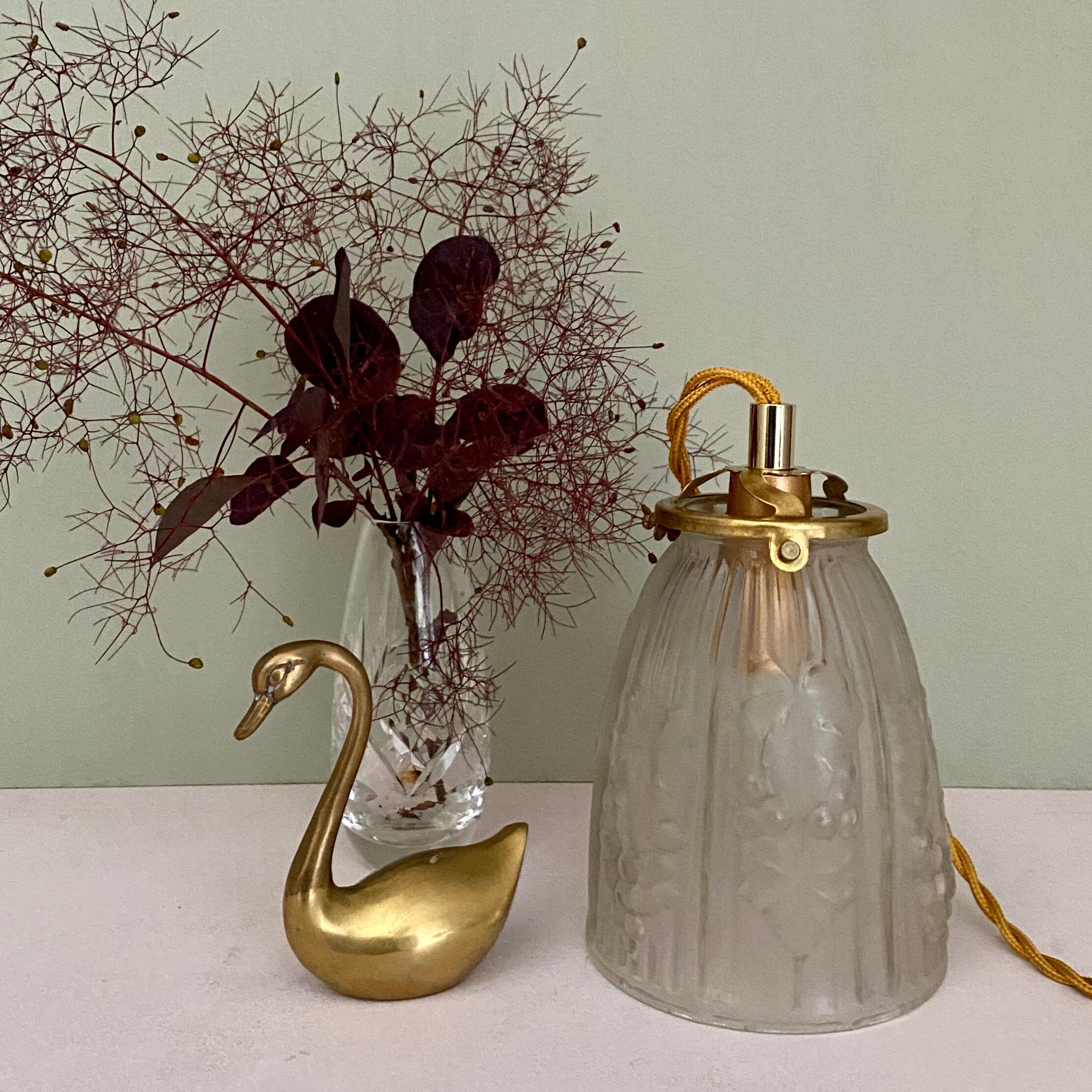 Vintage art deco tulip walker