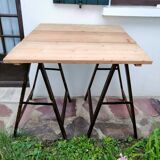 Table sur tréteaux