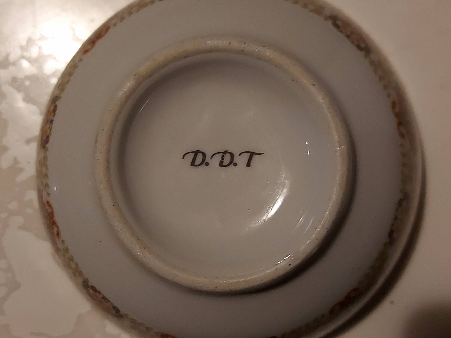 Set of oriental bowls and spoons