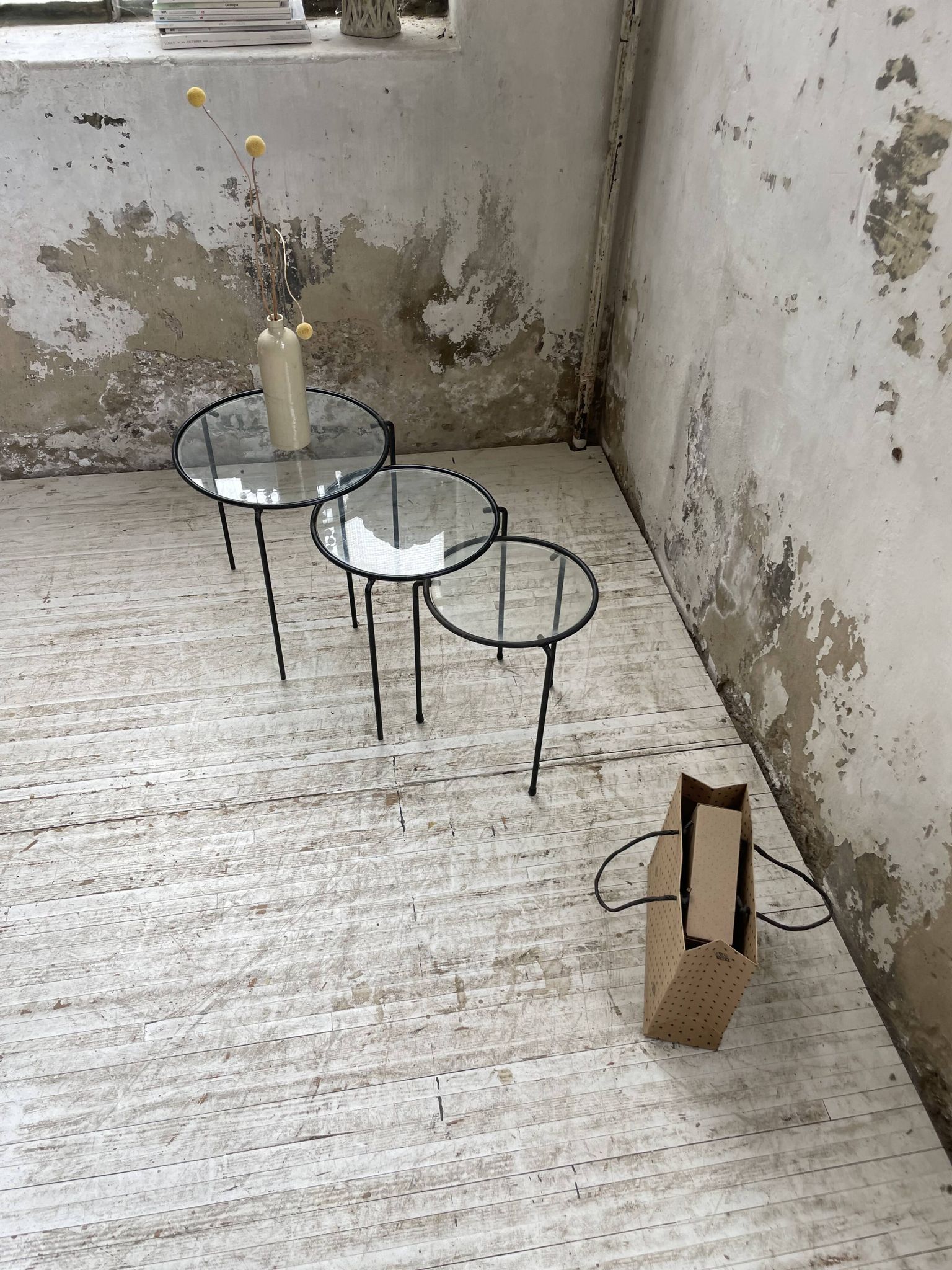 Tables basses gigogne métal et verre années 50