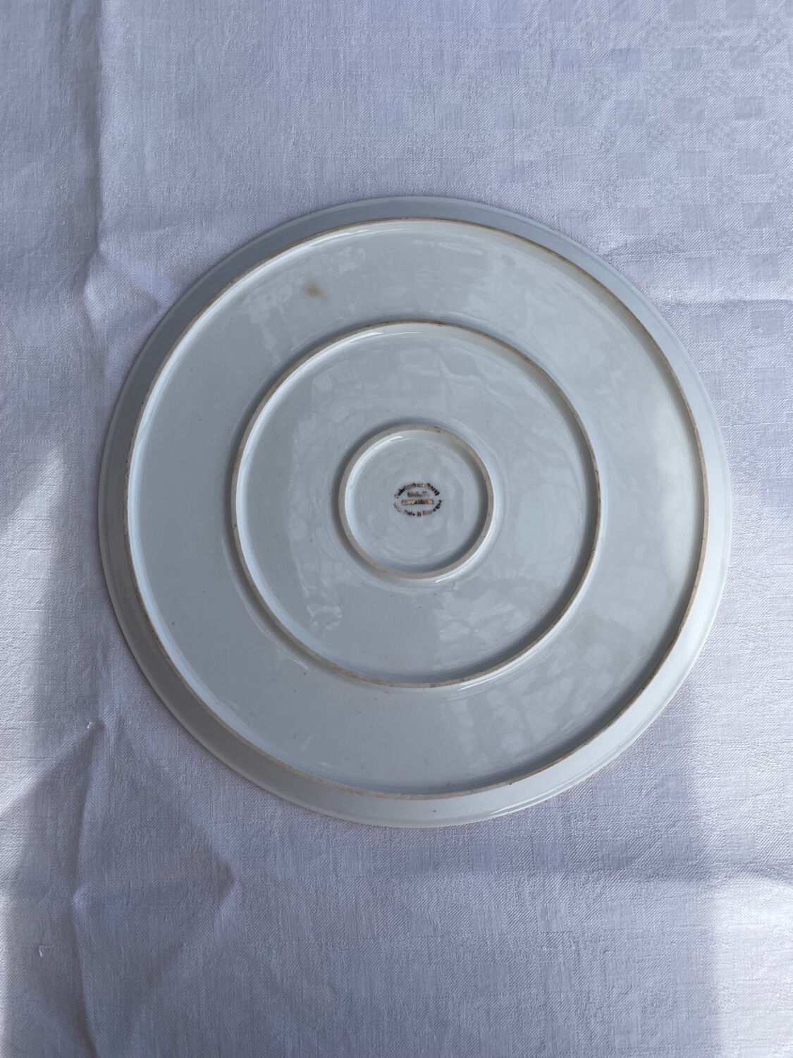 Pie dish with shovel