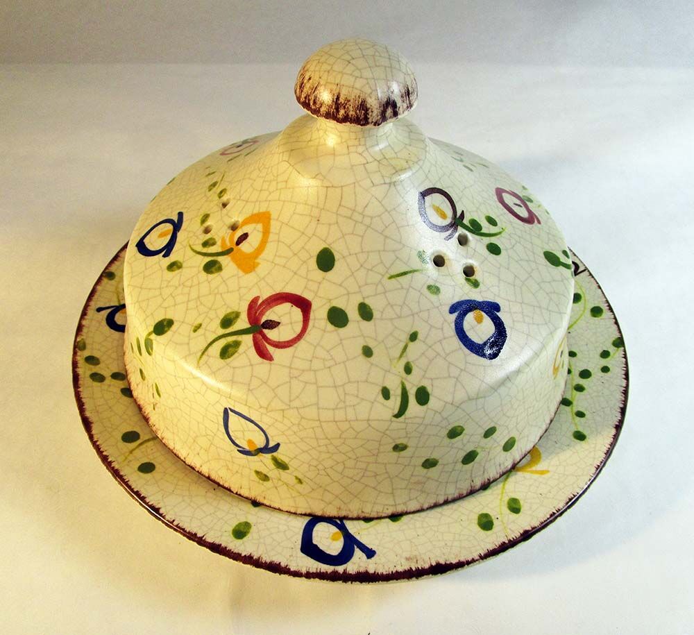 Cheese bell and ceramic dish