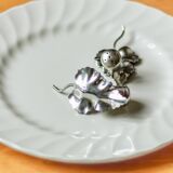 Set of a salt shaker and a pepper shaker in silver-plated metal, ENPS, England.