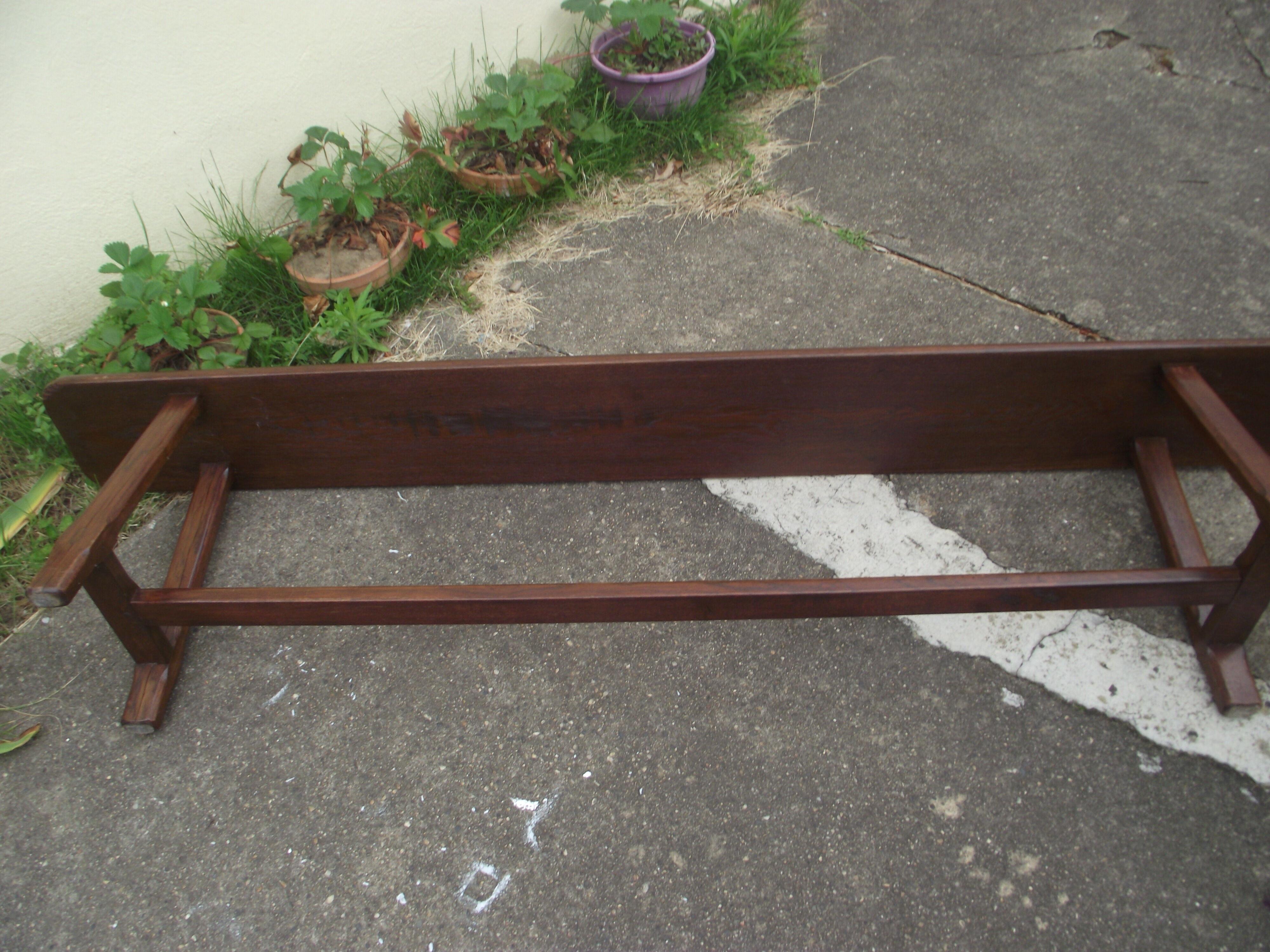 Bench in massive channel