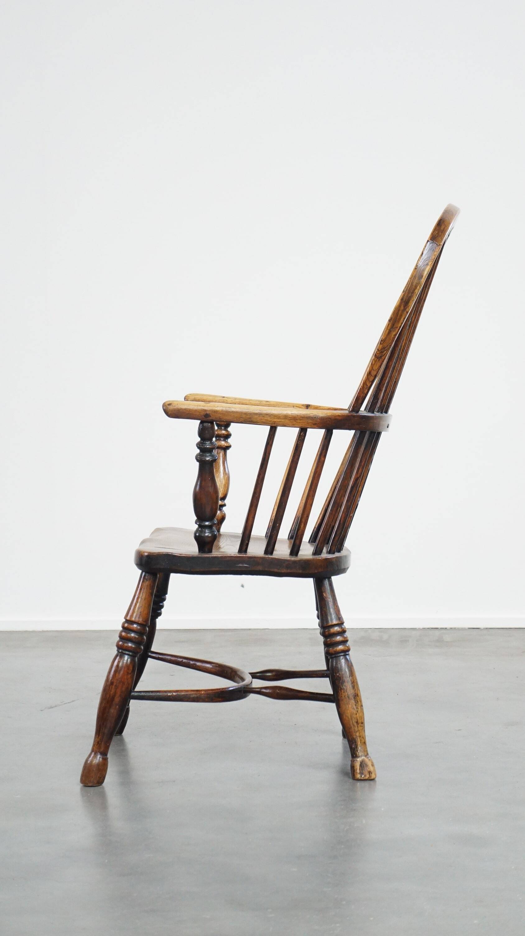 Beautiful, practical antique English highback Windsor chair with a lovely patina