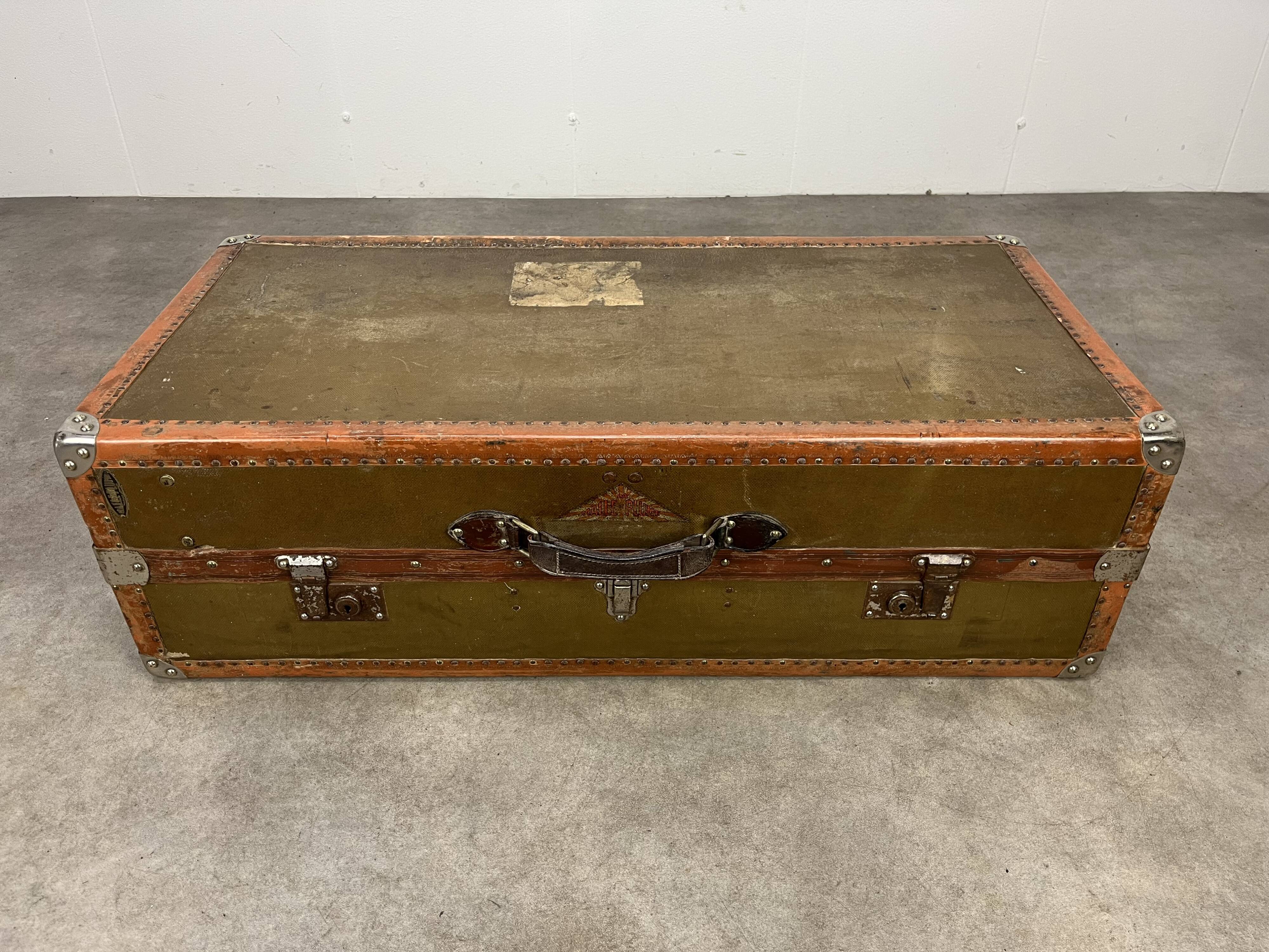 “MallePlume Paris” cabin trunk