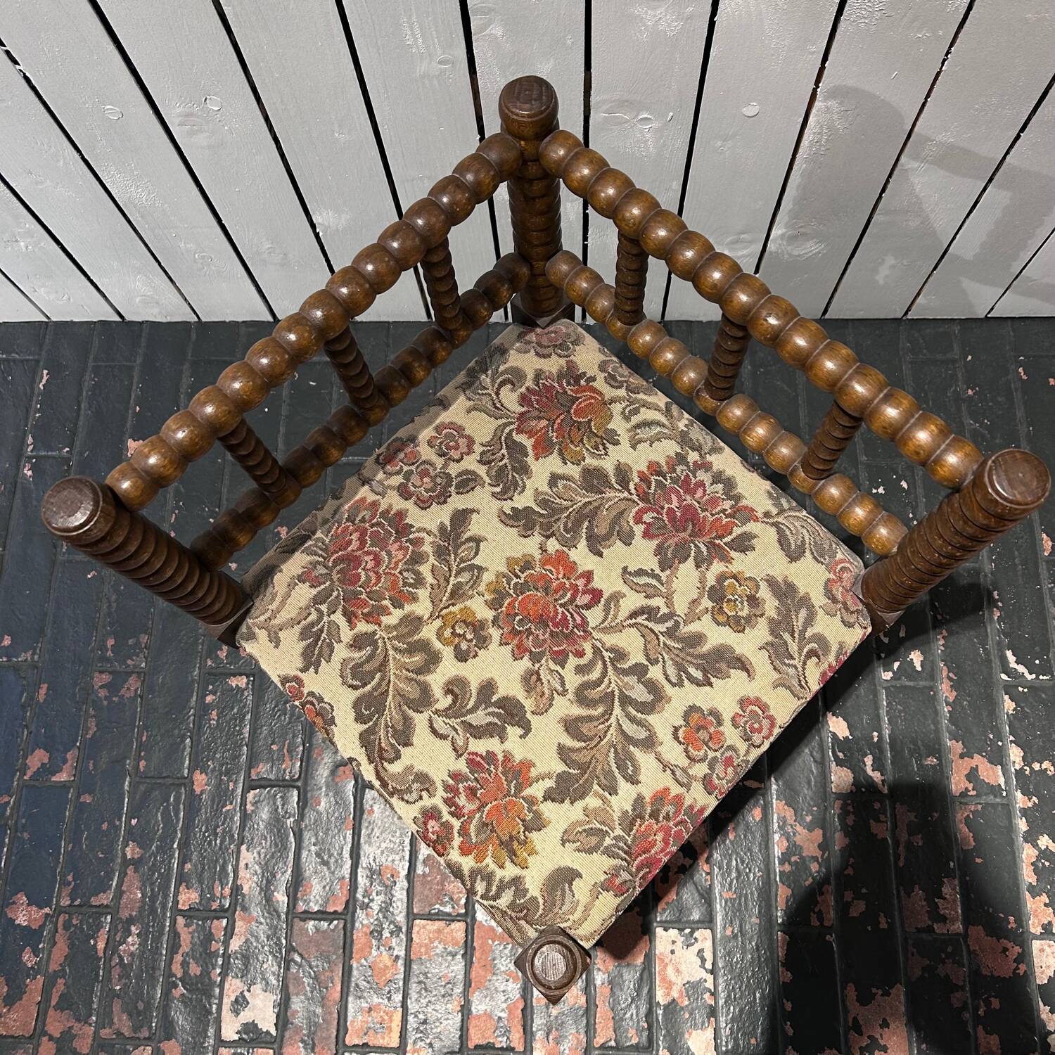 Chaise d’angle en tapisserie