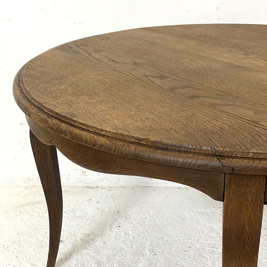 Round coffee table