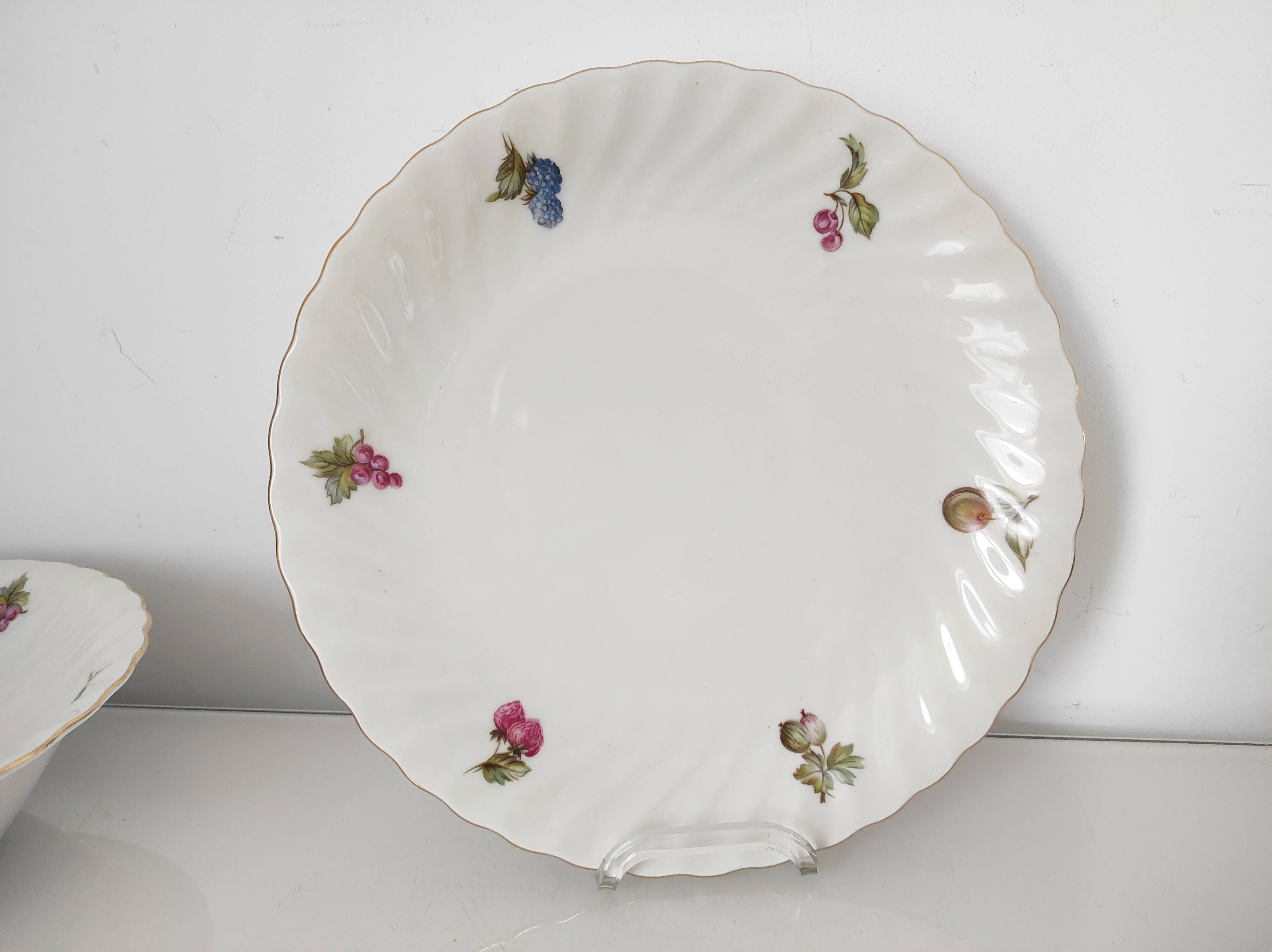 Strawberry dish porcelain drainer