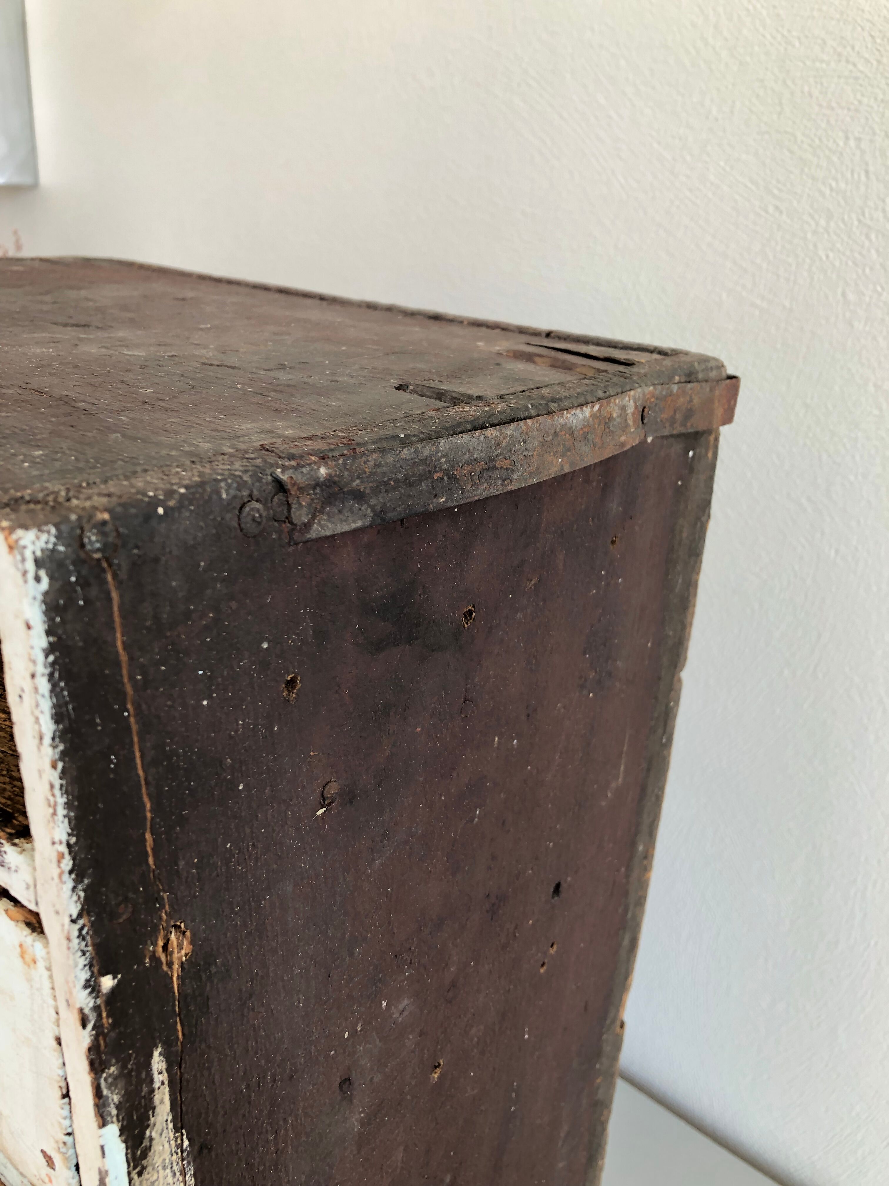 Small drawers furniture skated