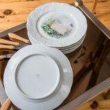 Cheese plates and knives