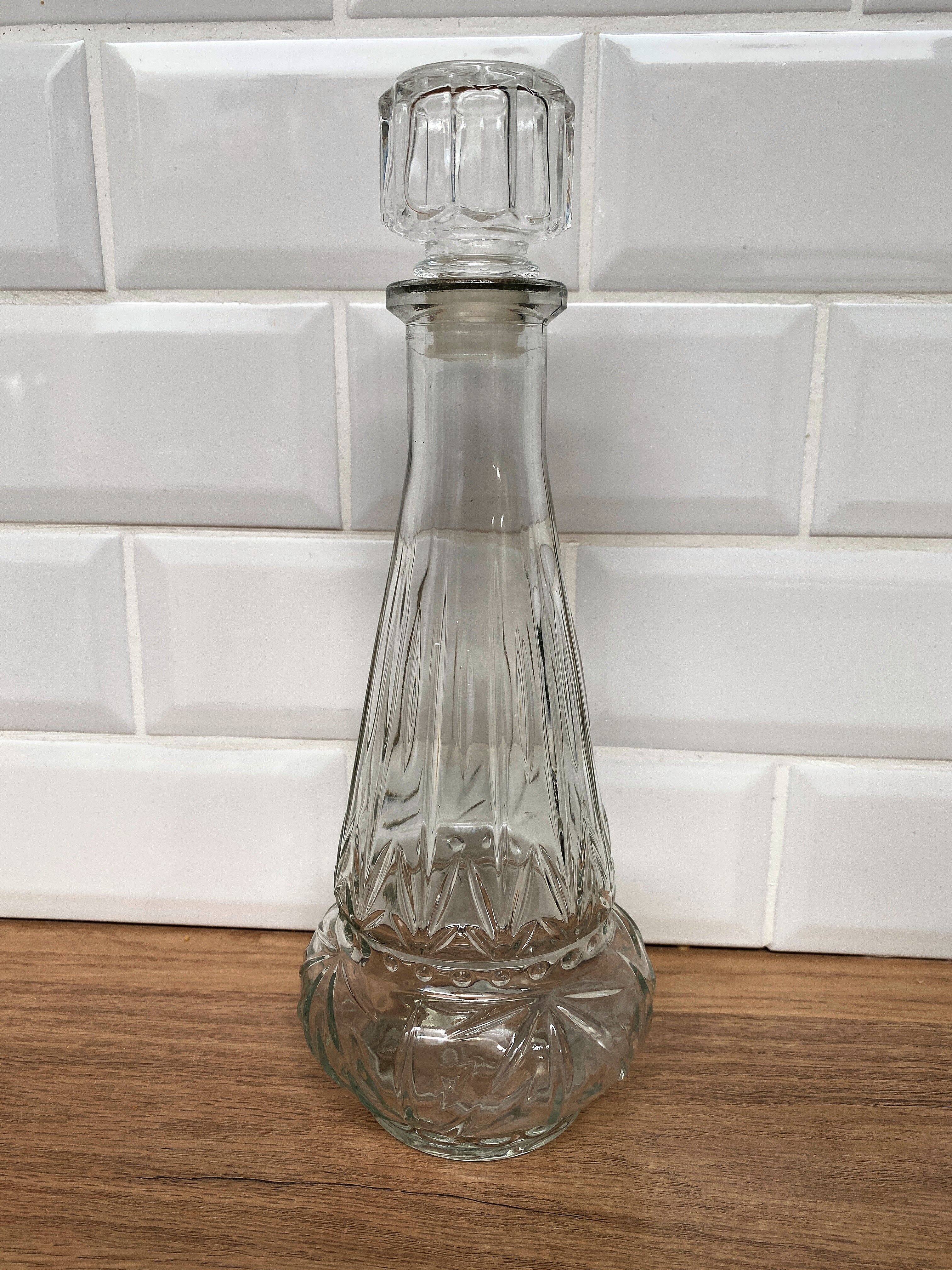 0.5 L molded glass decanter