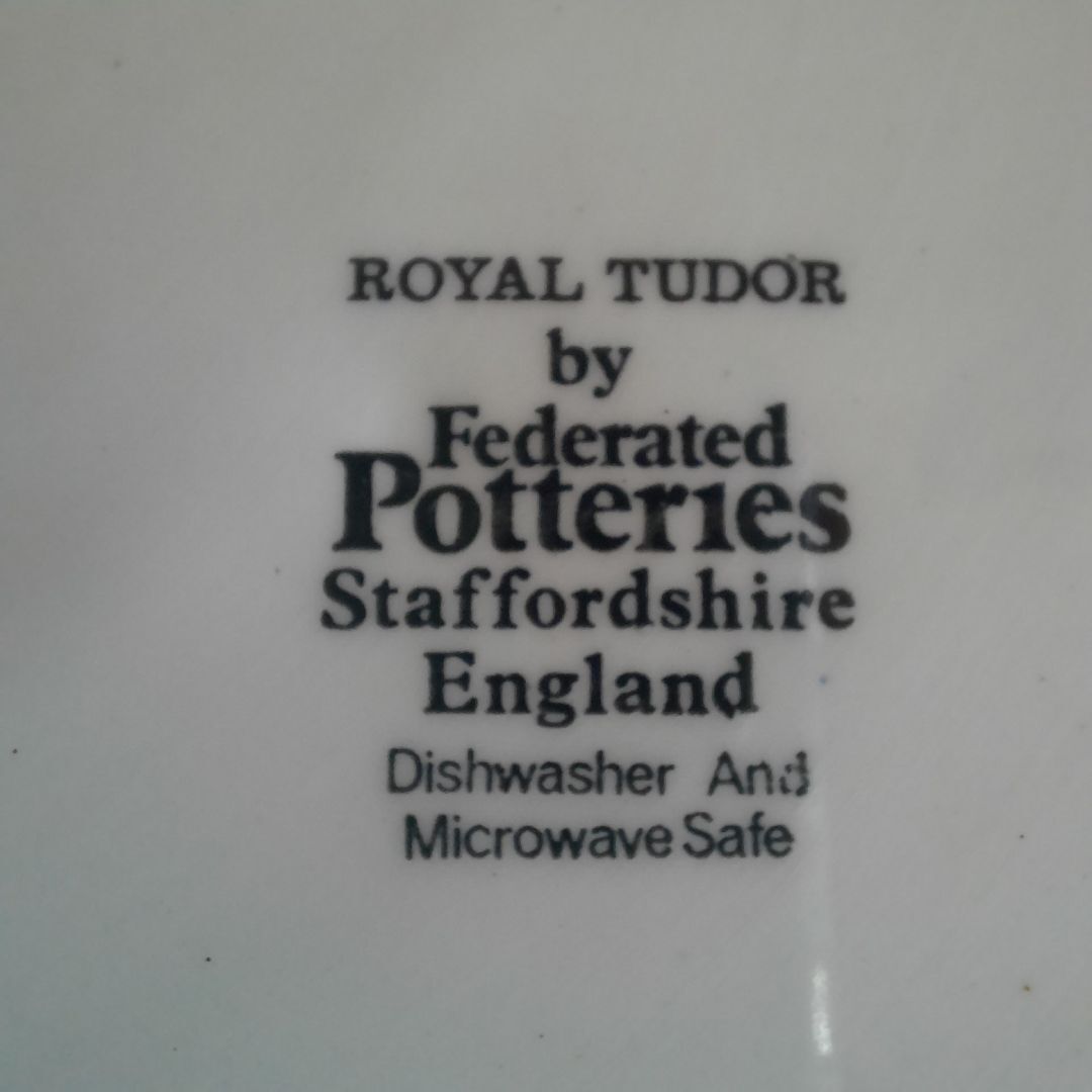 Dish royal tudor federated potteries staffordshire diameter 33cm new.  very elegantly scalloped