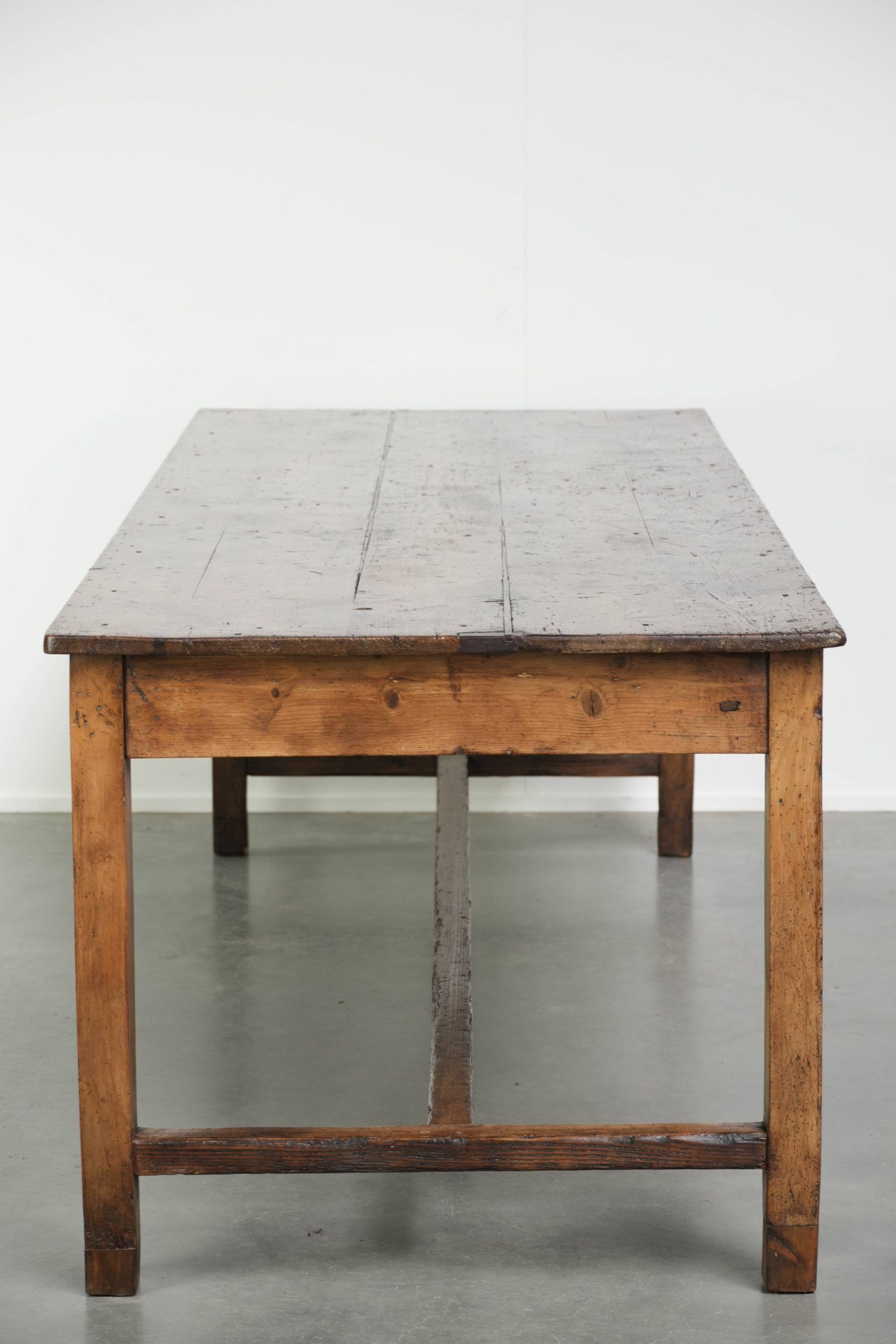 French antique farmhouse dining table from the 19th century of pine wood