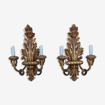 Paire d’appliques en bois doré sculpté