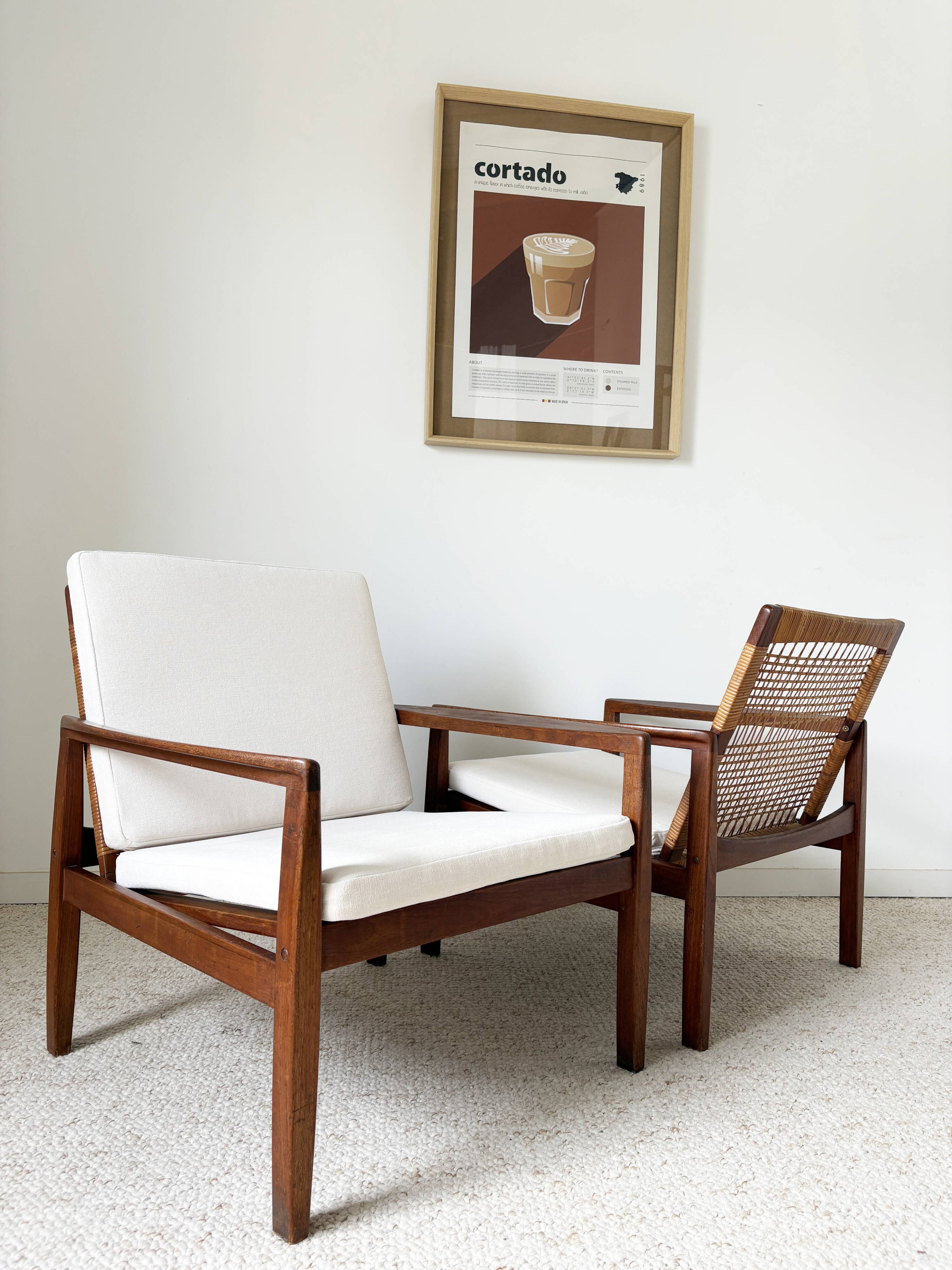 Paire de fauteuils 519 Hans Olsen teck et rotin