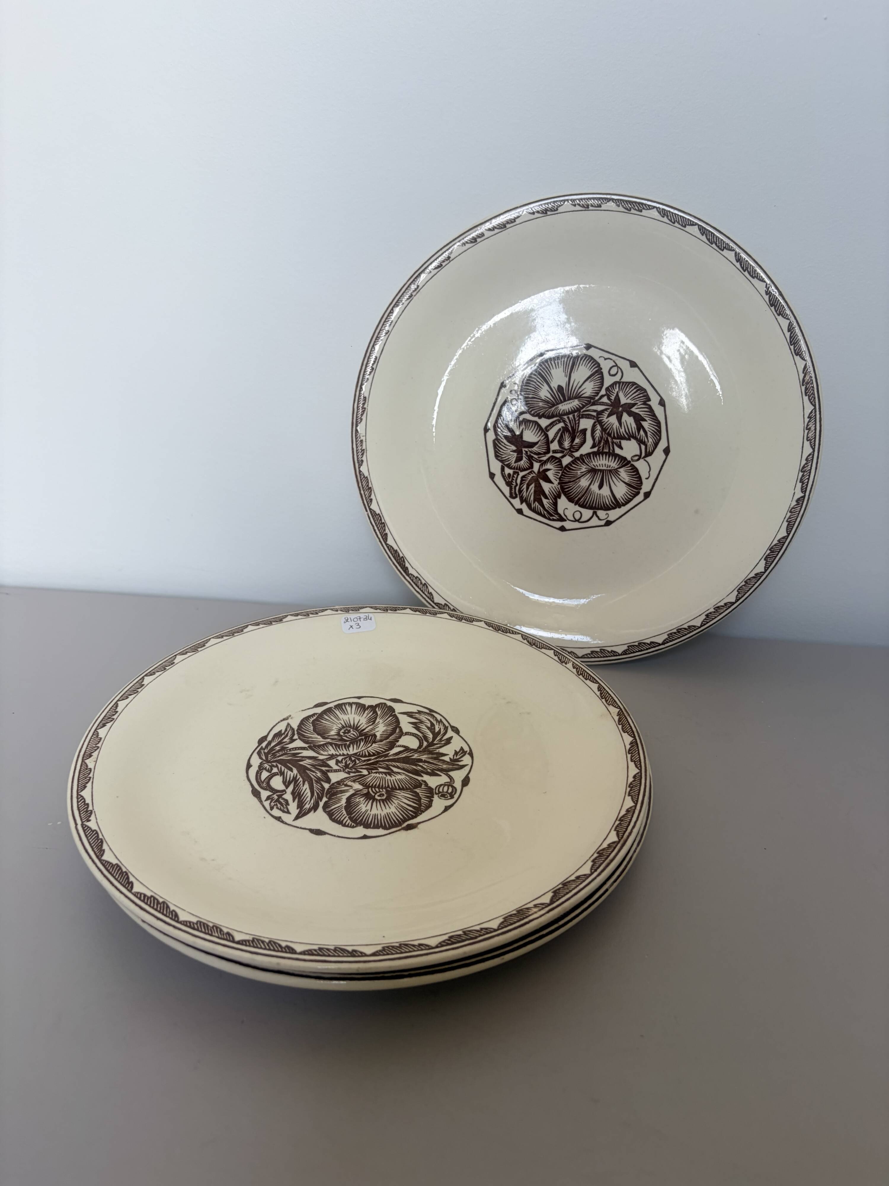 3 flat plates from Sarreguemines model Argonne 210734