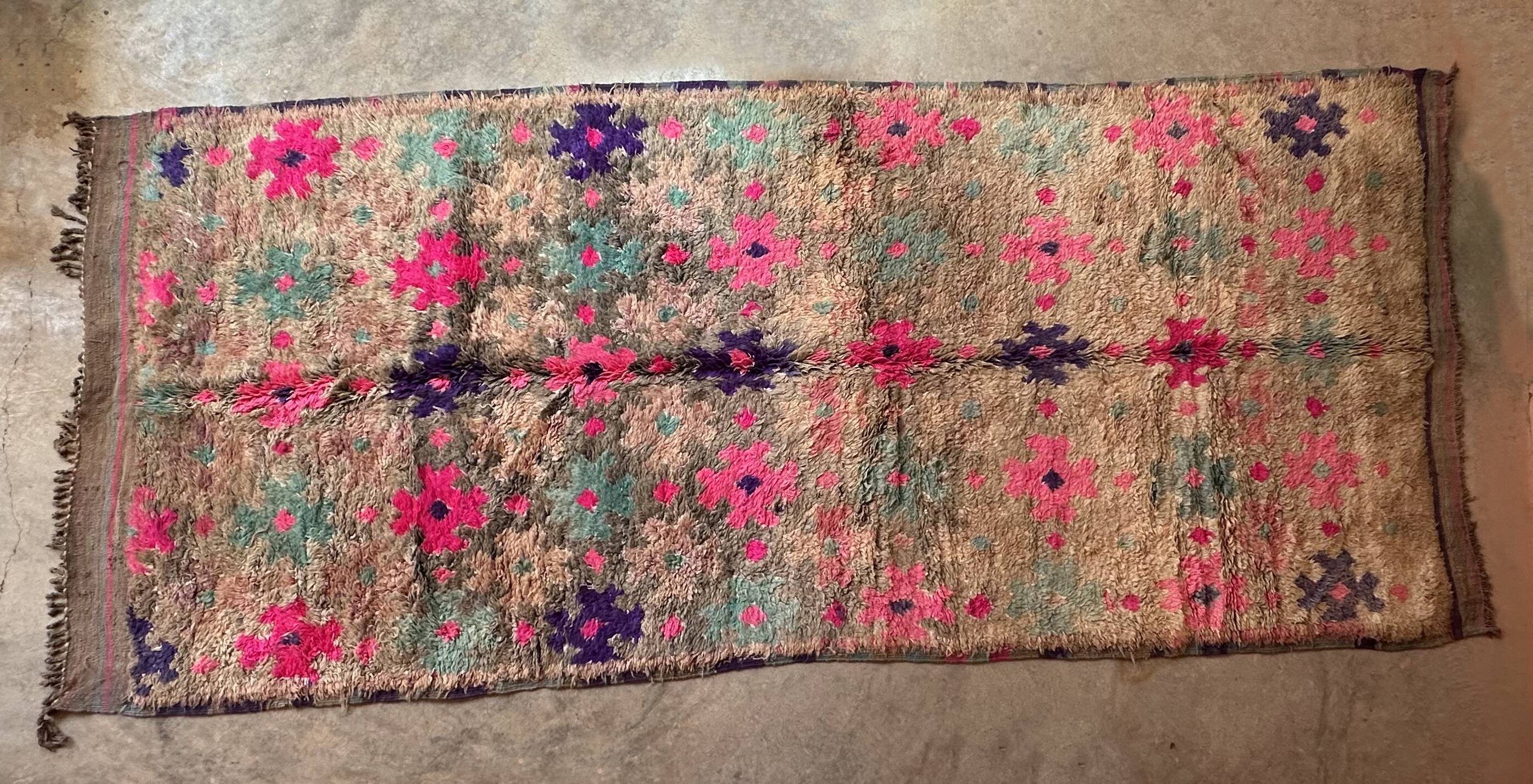 Talsint colorful Berber rug - 433 x 189 cm