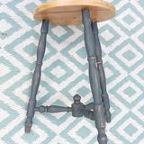 Tripod stool with spacer