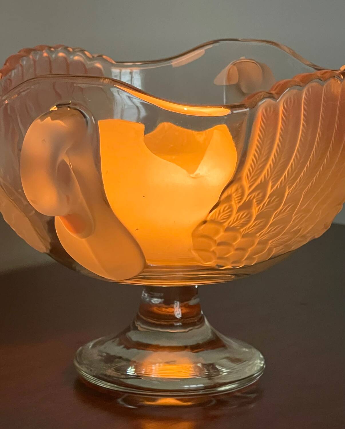 Moulded glass swan bowls
