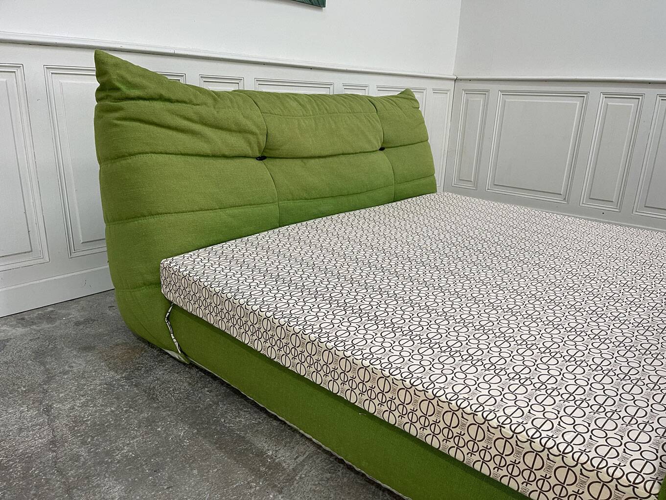Vintage Green Togo Bed