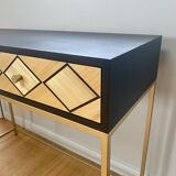 Diamond console