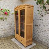 Armoire vitrée