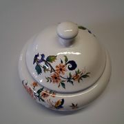 Ceramic pot with lid