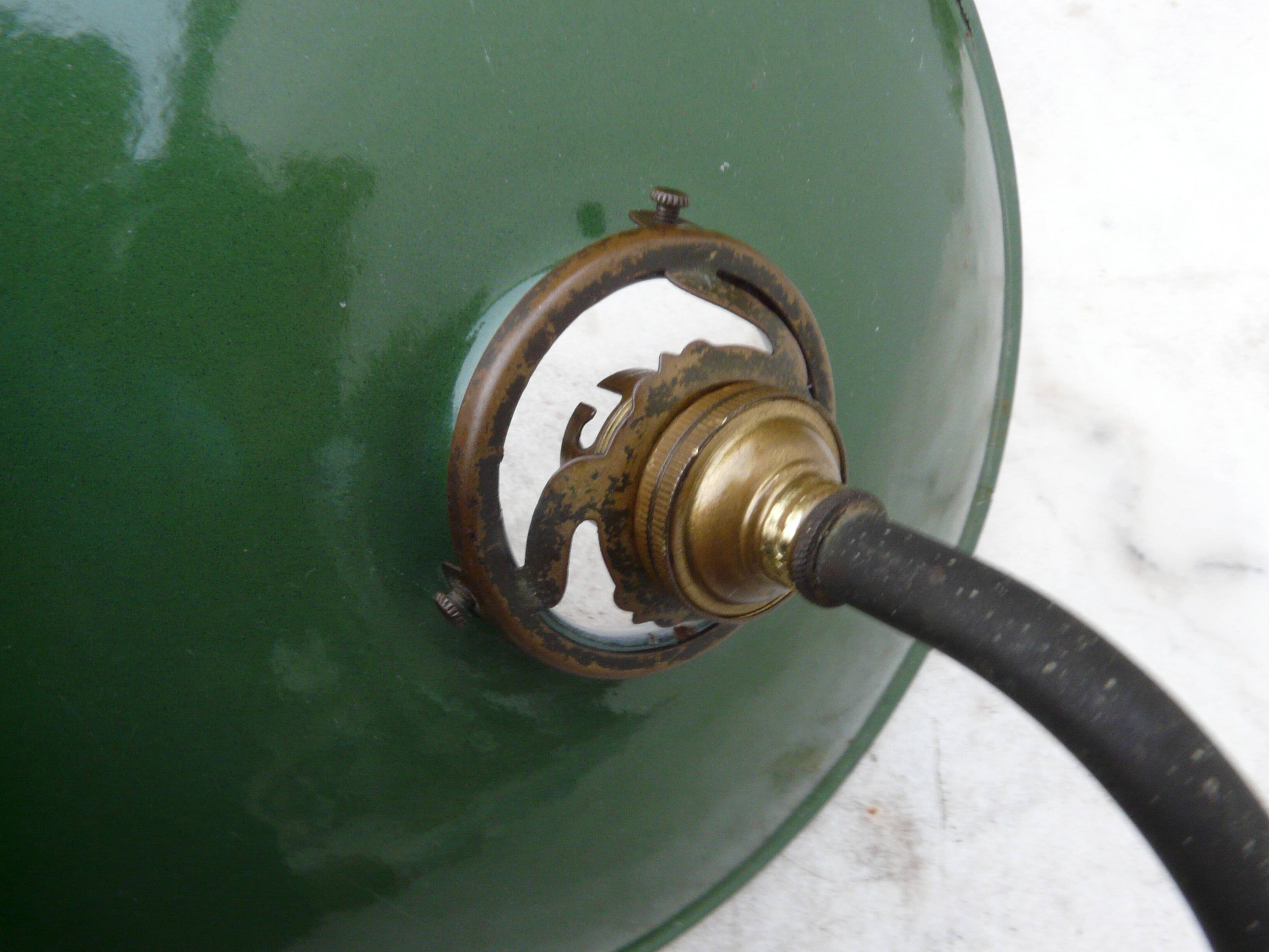 Industrial wall light in enameled sheet metal, swan neck, porcelain base