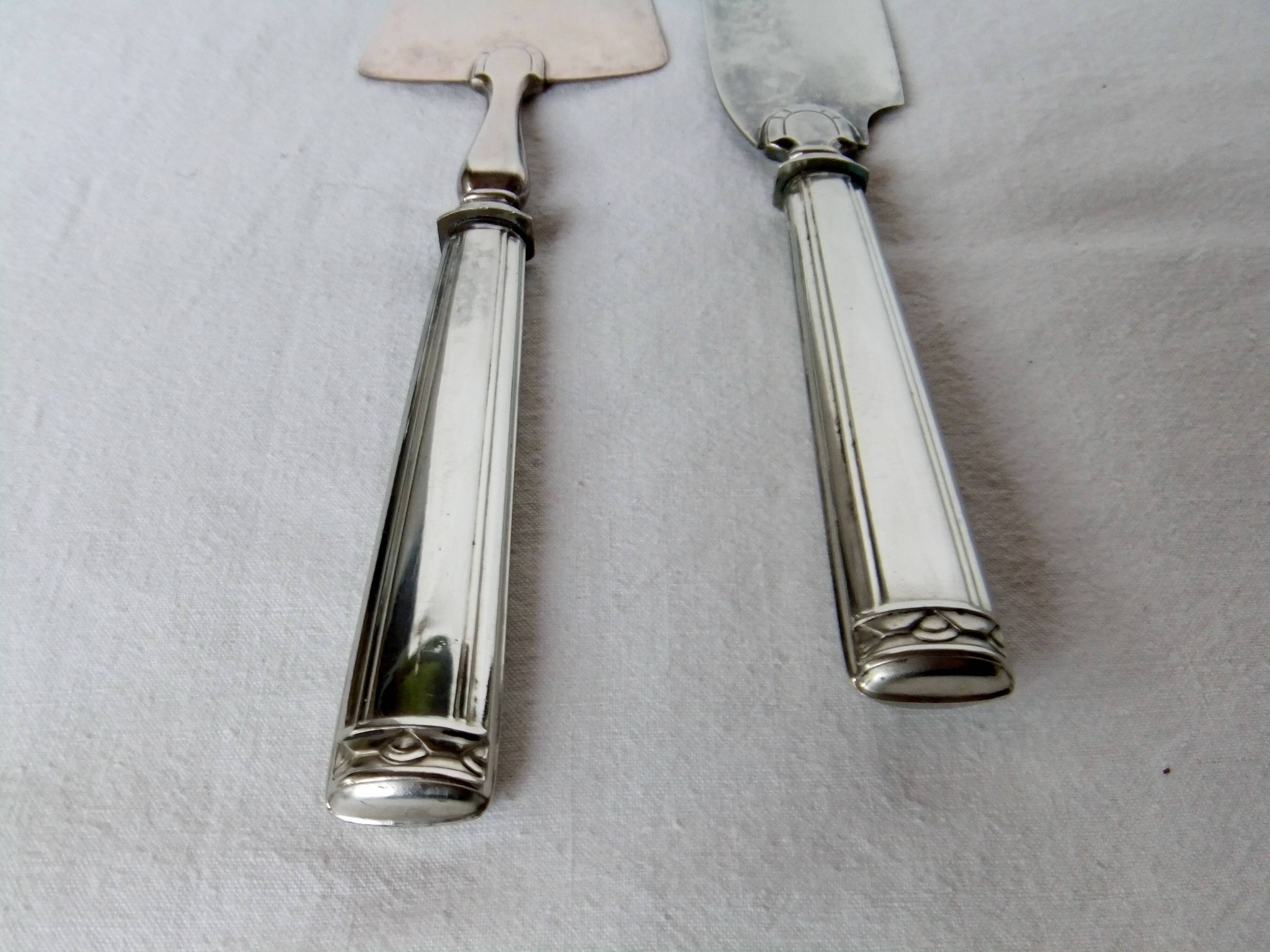 Cake service covered knife shovel Silver metal art deco hallmark