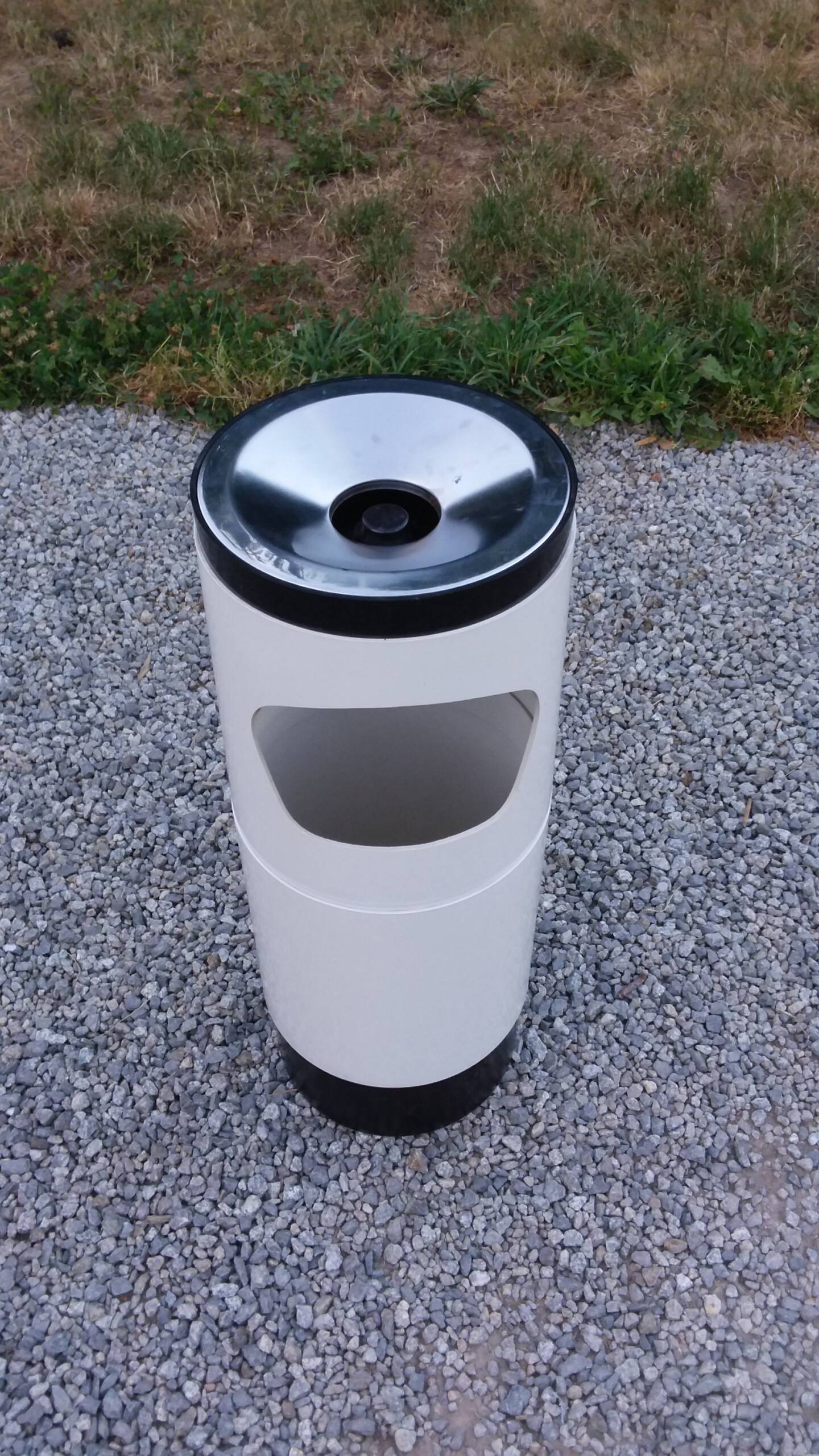 Designer umbrella ashtray by Jean René Talopp, Manade Samp collection