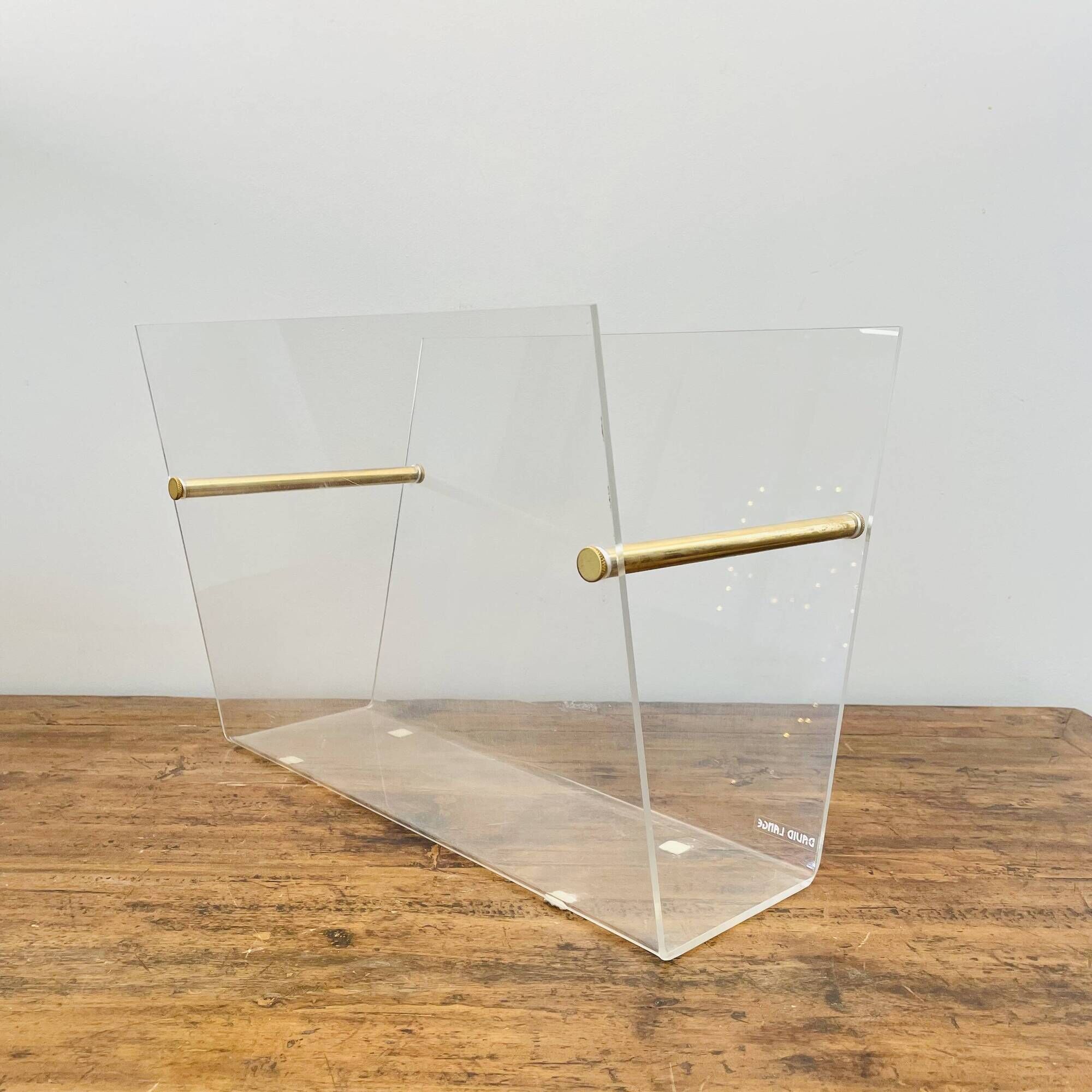 Porte-revues design par David Lange – Plexiglas et laiton – Vintage