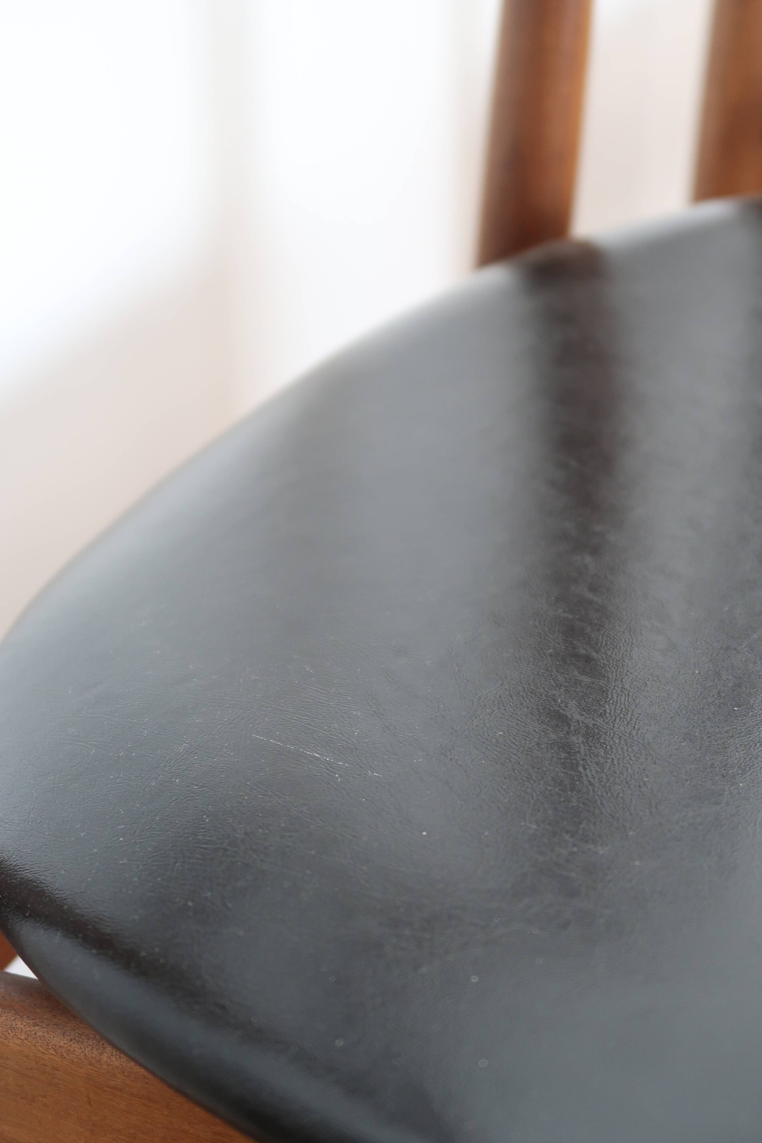 6 chairs skaï teck Bramin made in Denmark