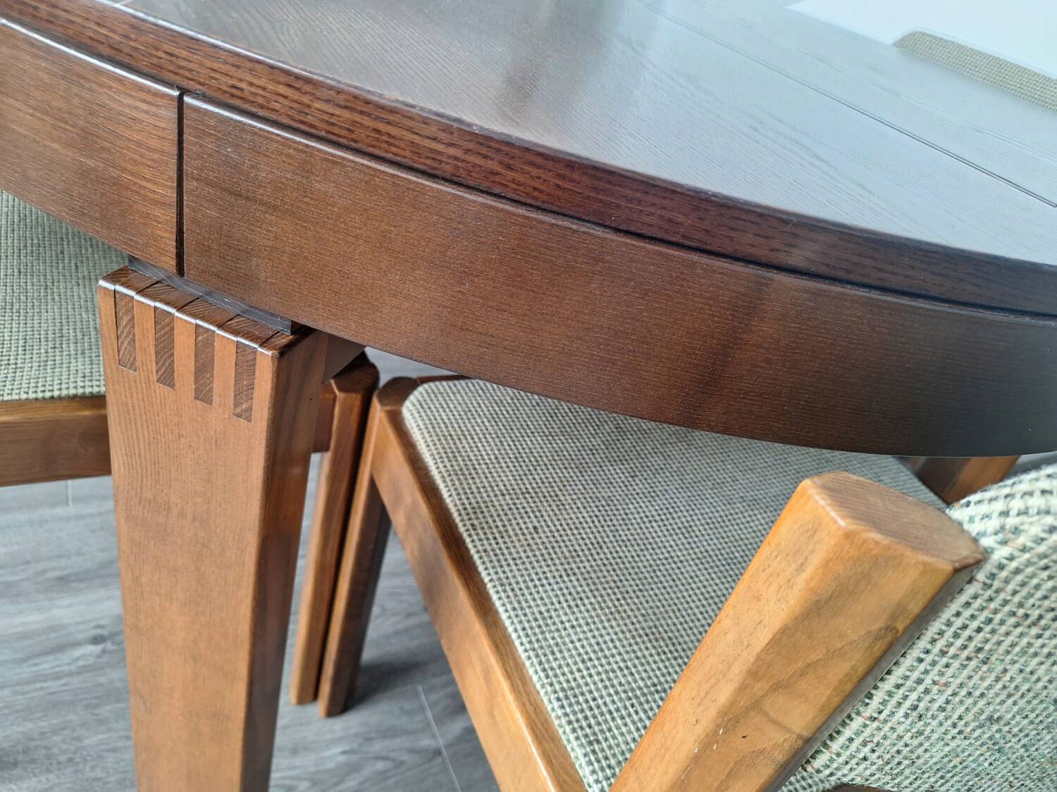 Table and its 6 vintage elm chairs, Scandinavian design furniture.