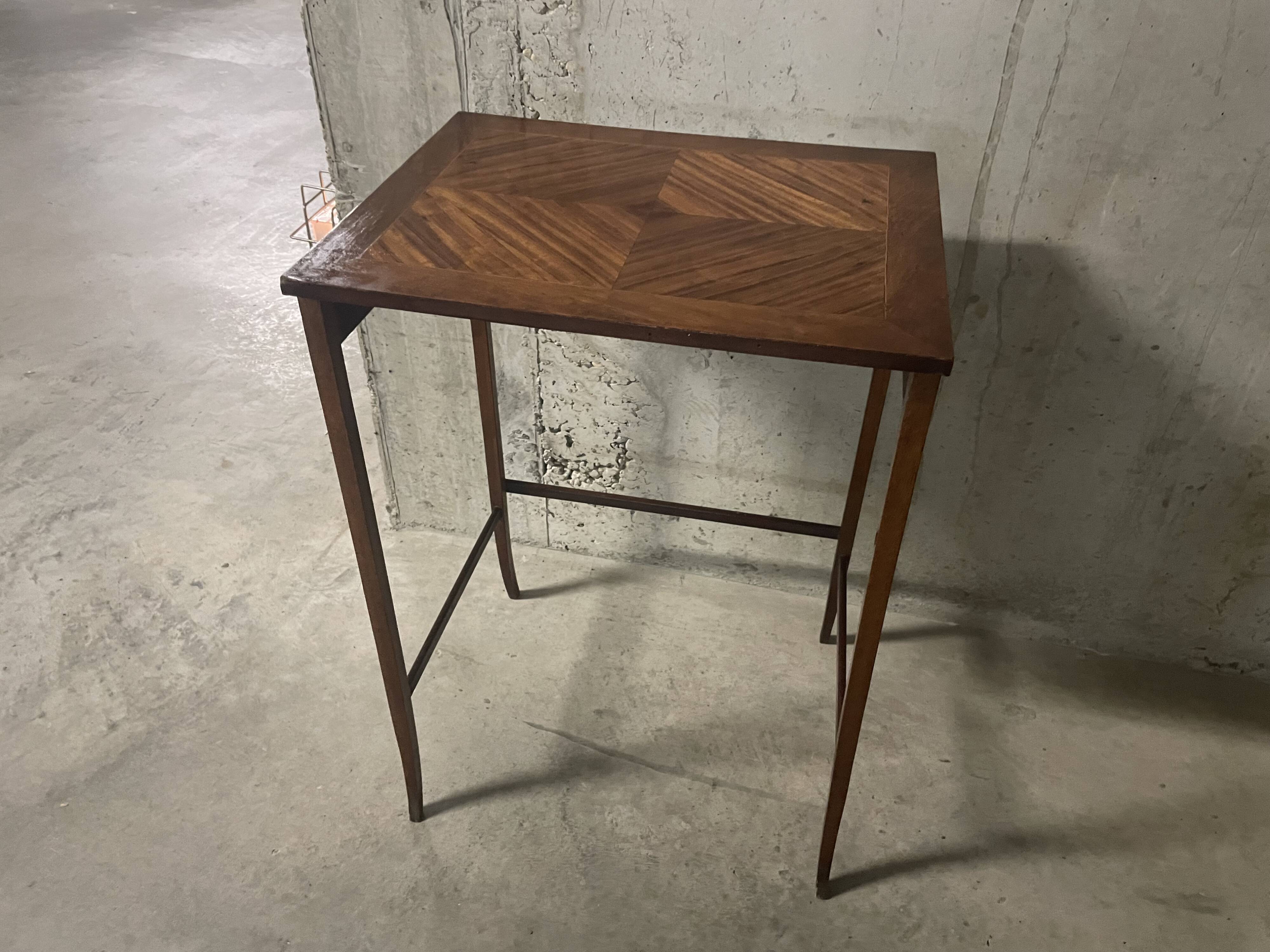 Antique gueridon