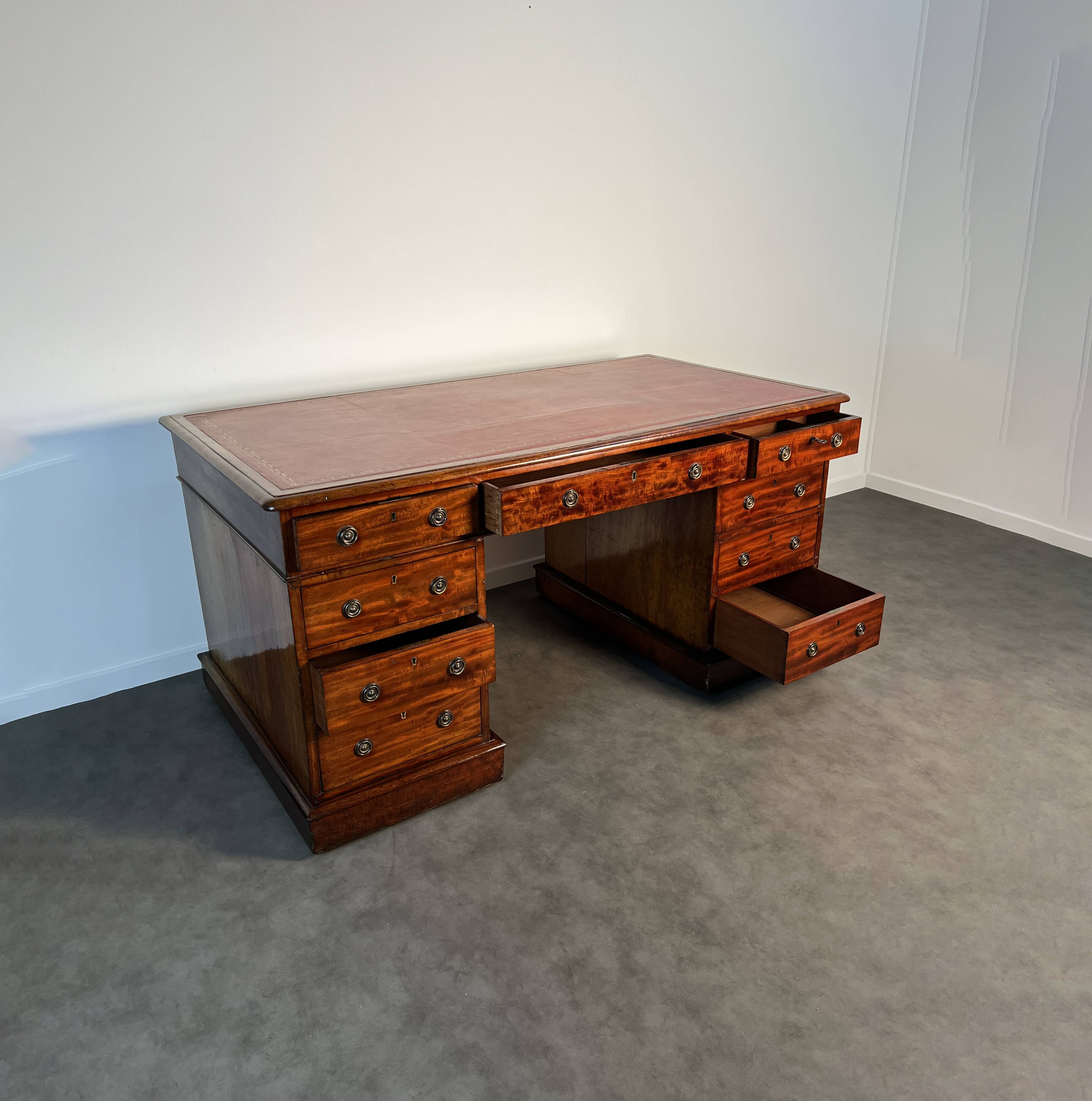 Bureau à caissons - acajou époque victorienne pedestal desk Angleterre XIXe