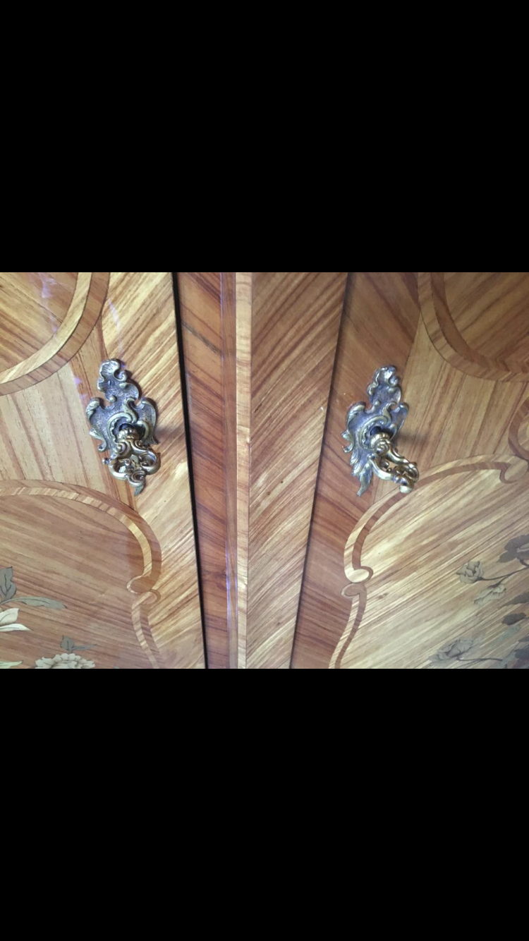 XV style rosewood cabinet decorated with varnished florets