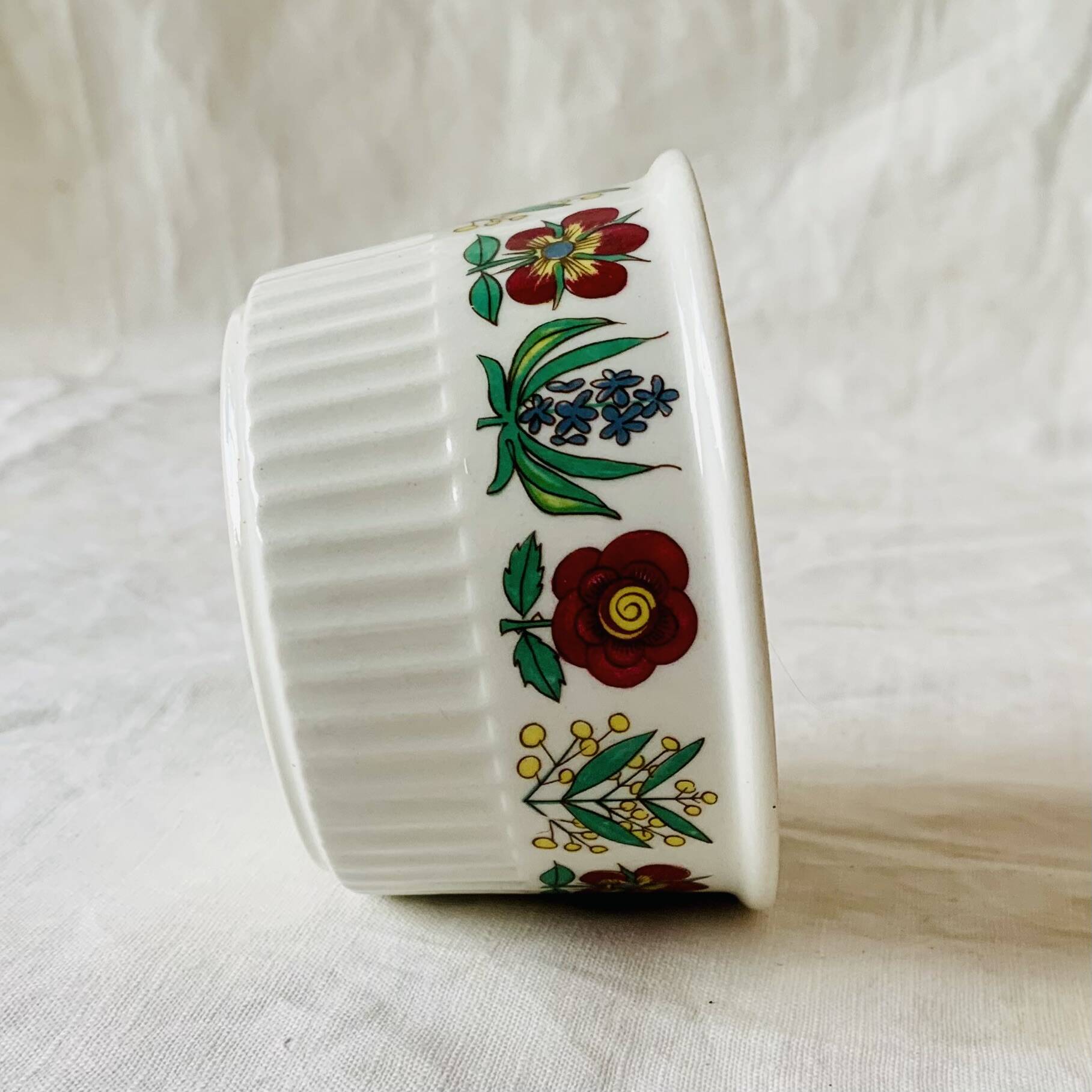 Set of 8 vintage Villeroy and Boch Luxembourg ramekins - floral decoration