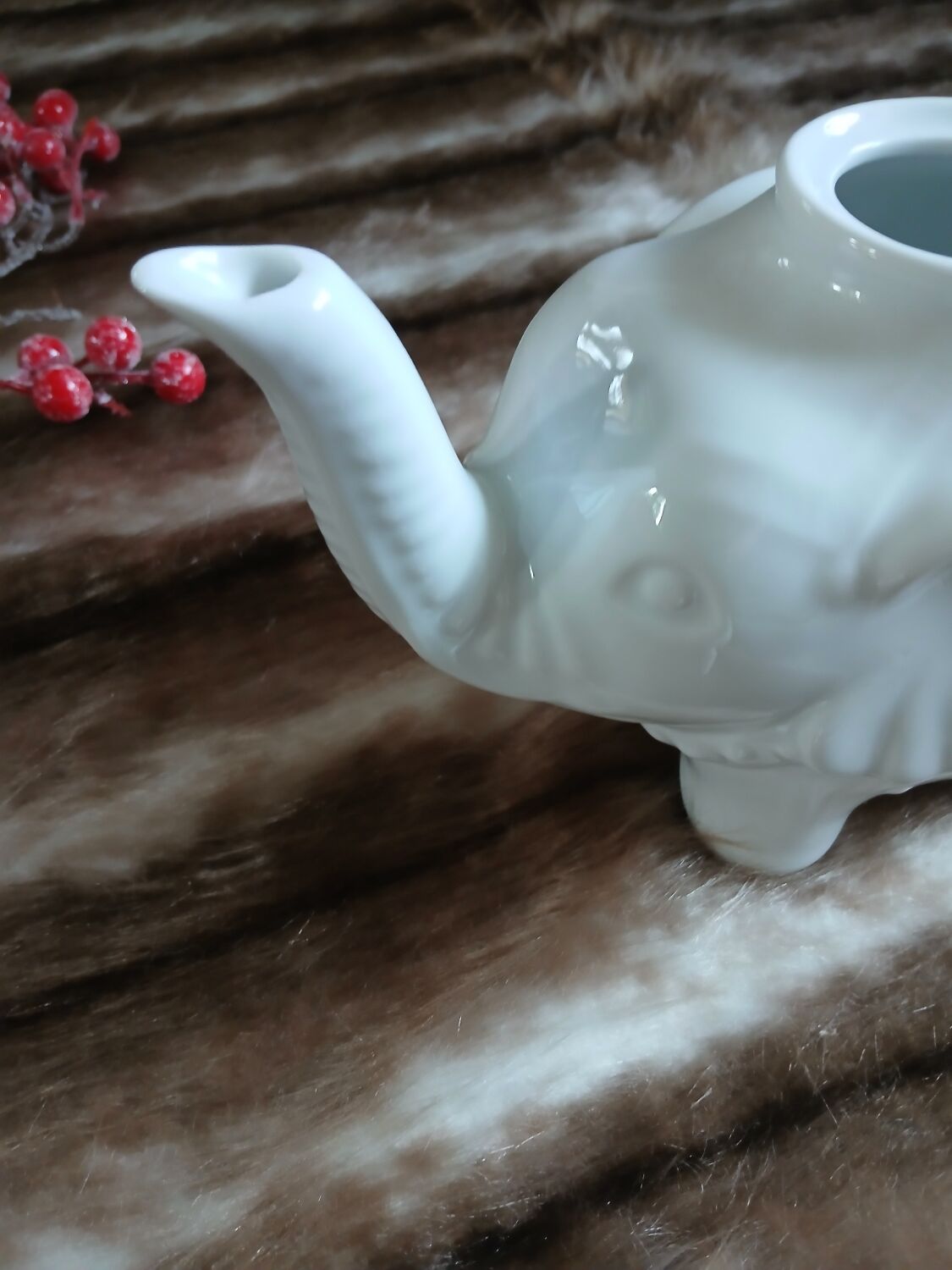 Elephant porcelain teapot